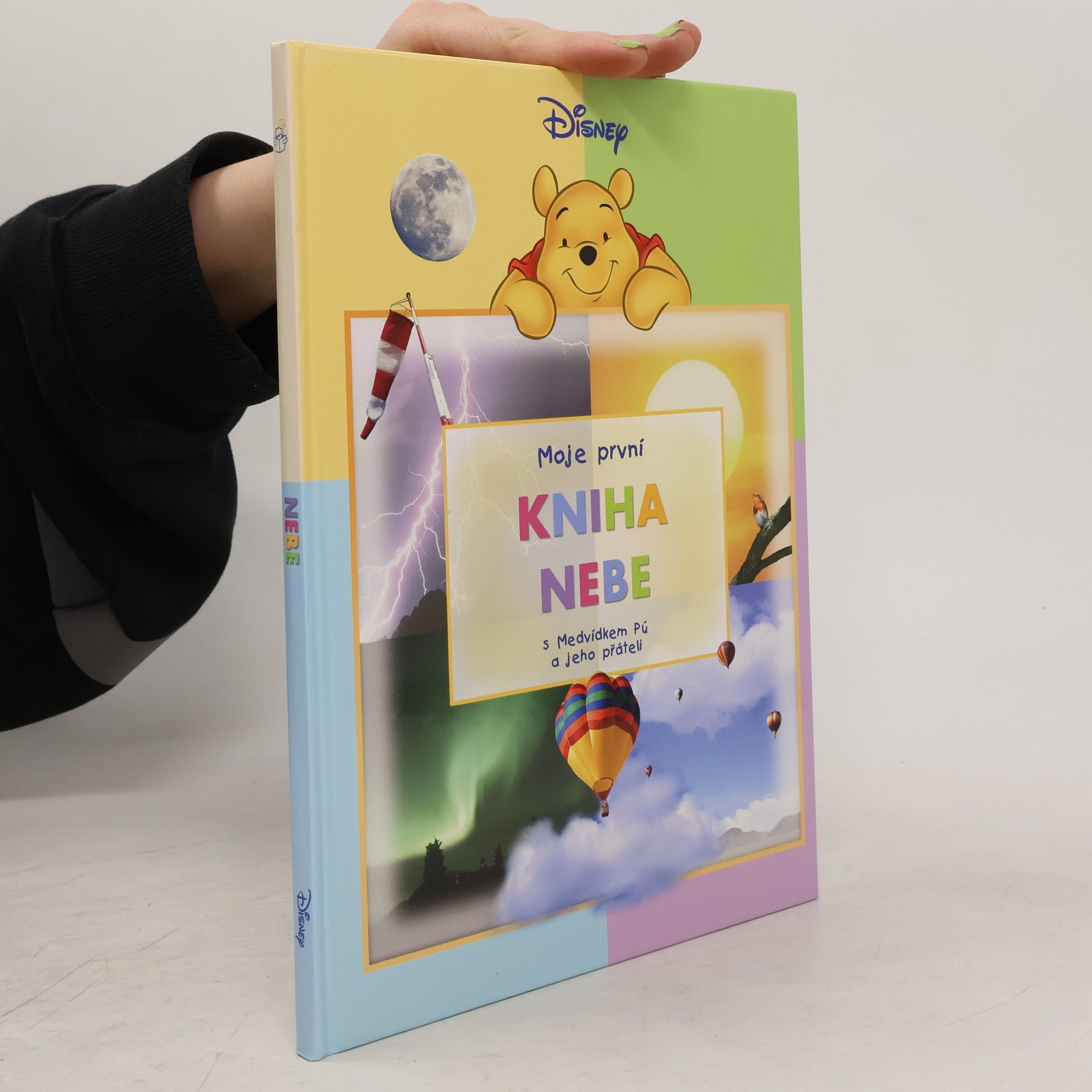 Collectif d'auteurs Moje první kniha nebe s Medvídkem Pú a jeho přáteli