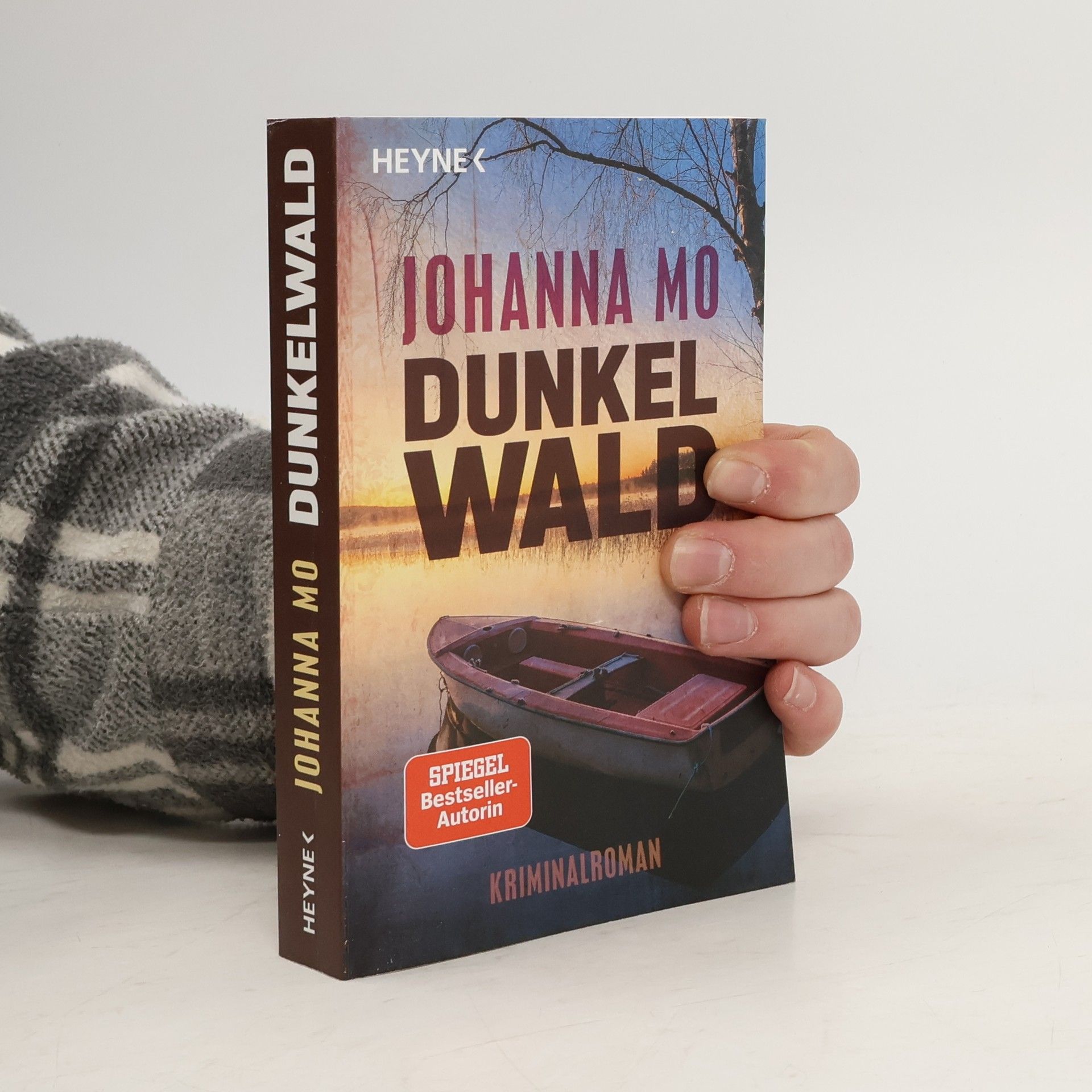 Johanna Mo Dunkelwald
