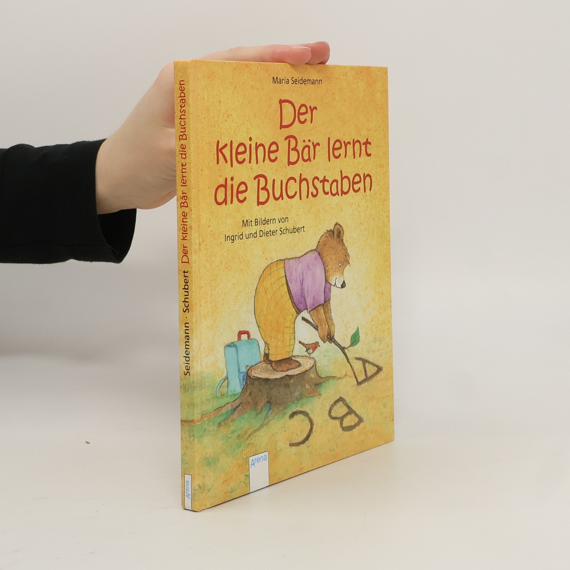 Der kleine Bär lernt die Buchstaben