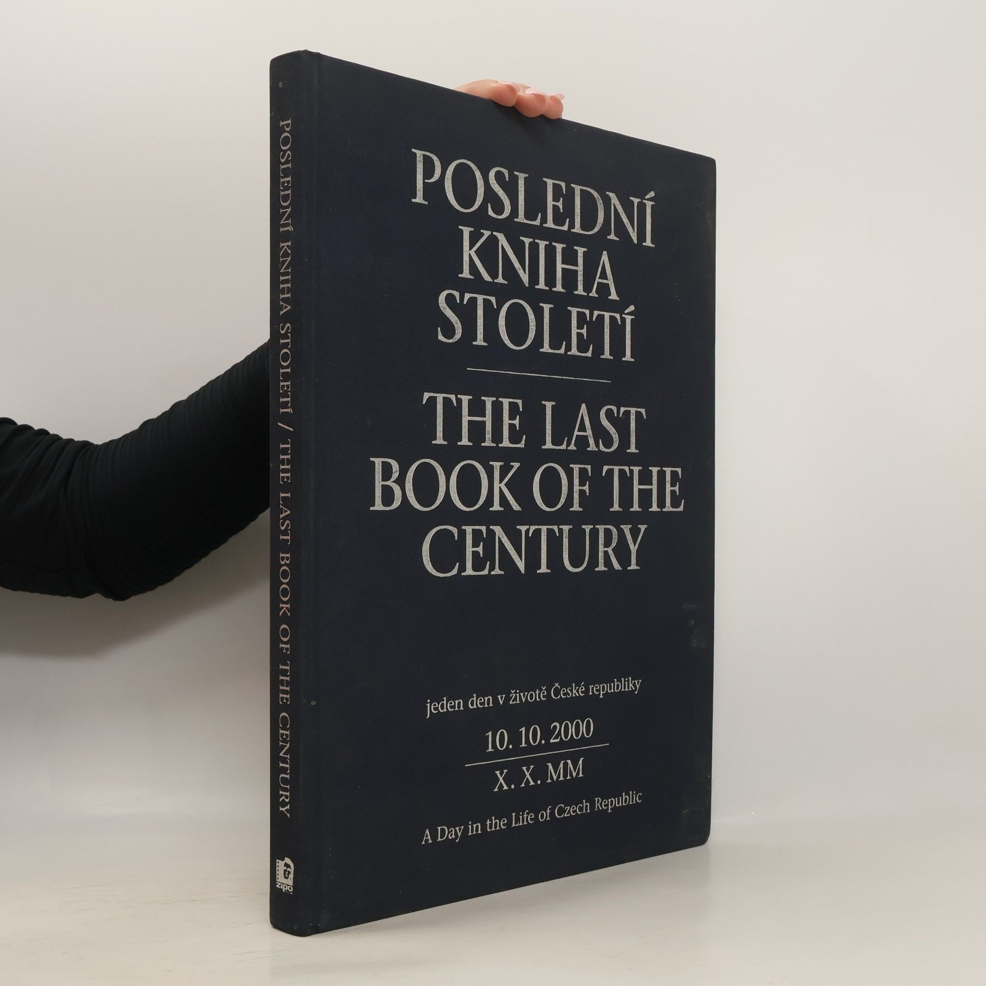 Poslední kniha století. Jeden den v životě České republiky 10. 10. 2000. The Last Book of the Century.