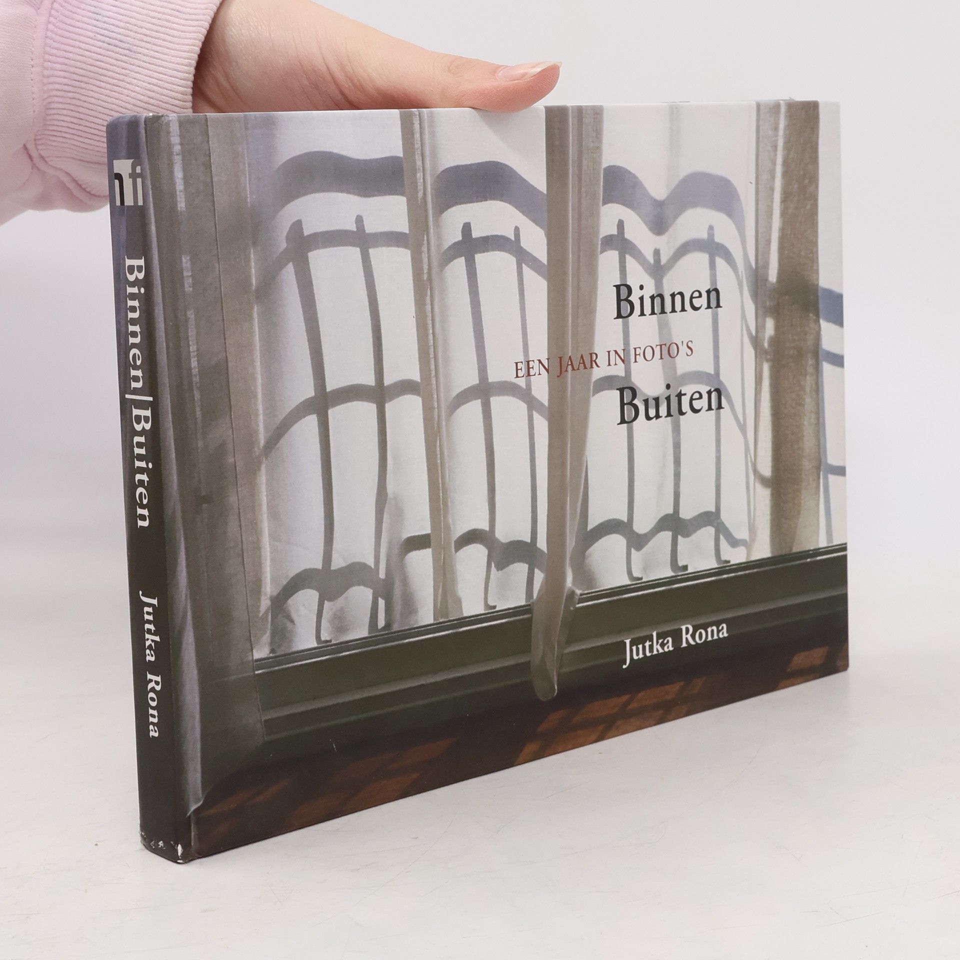 Jutka Rona Binnen/Buiten