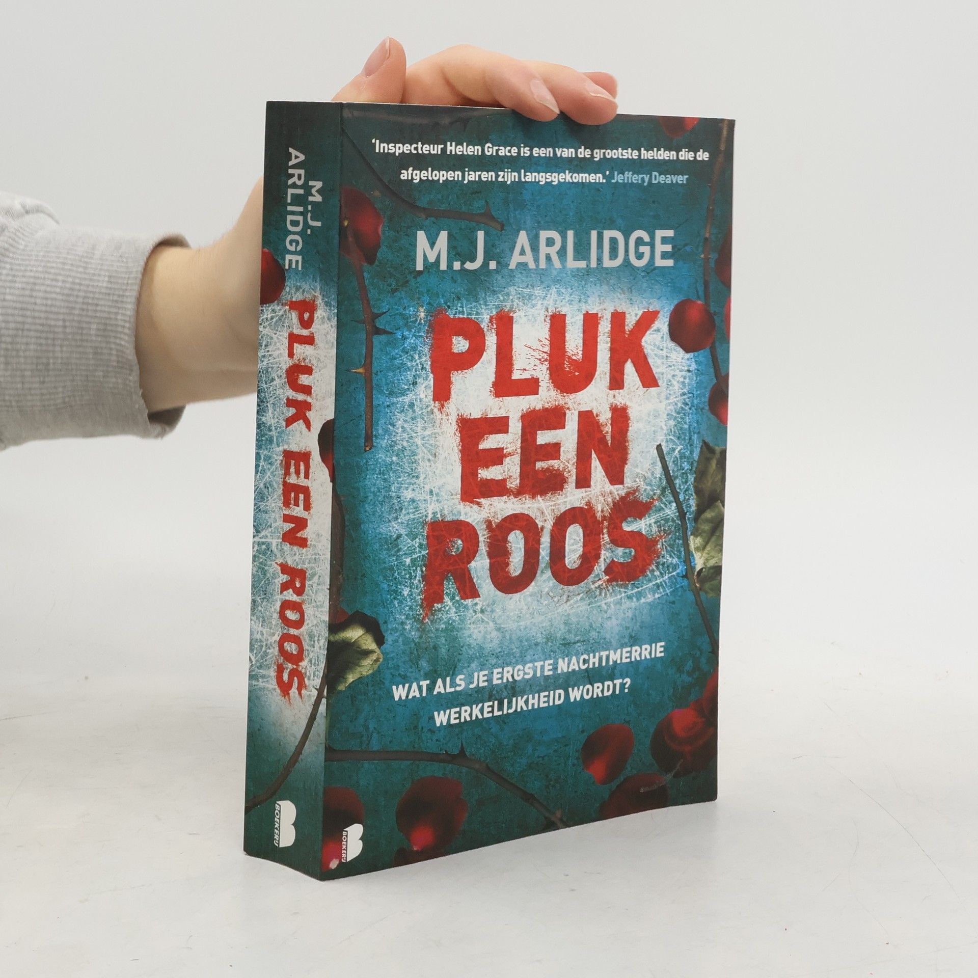 M. J. Arlidge Pluk een roos