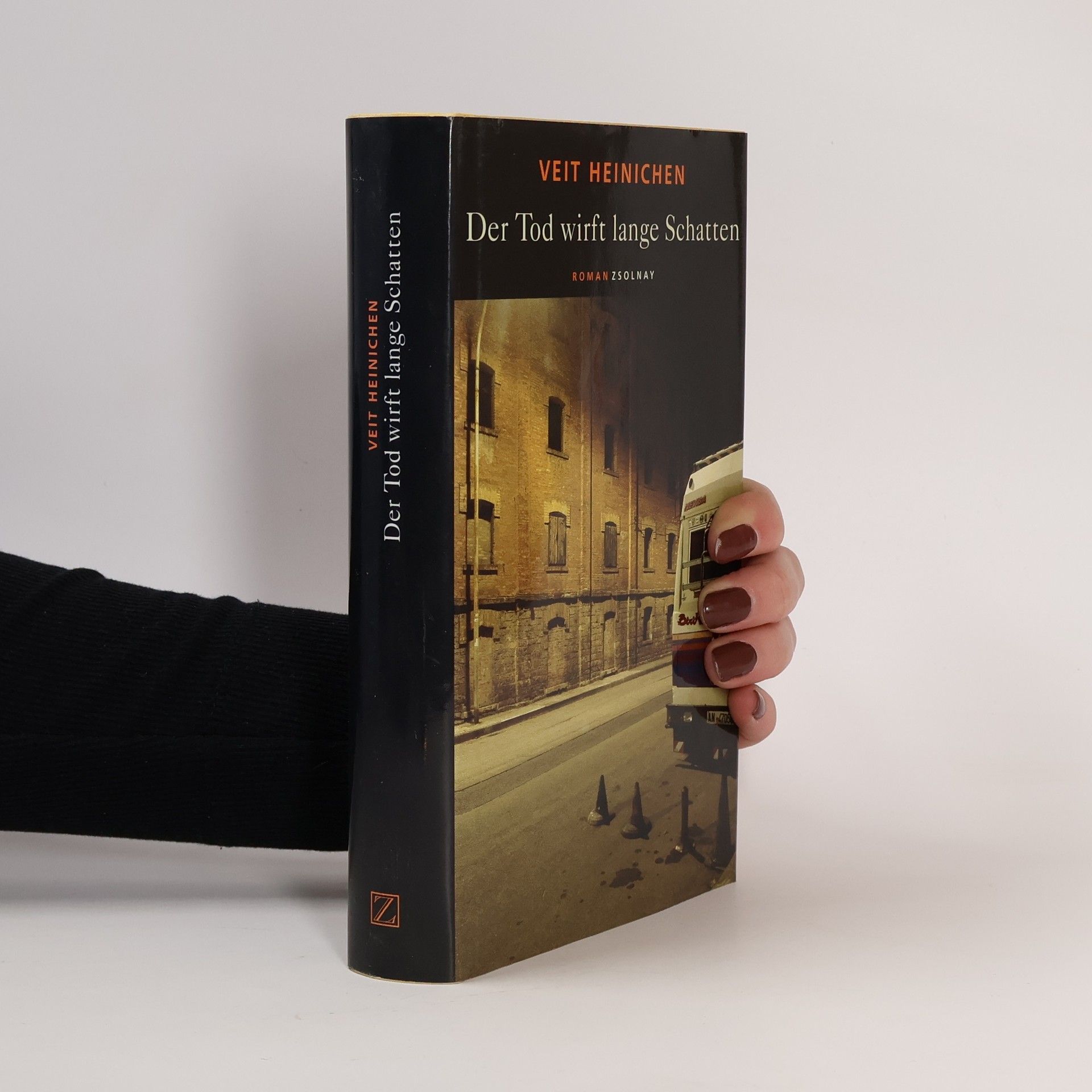 Veit Heinichen Der Tod wirft lange Schatten