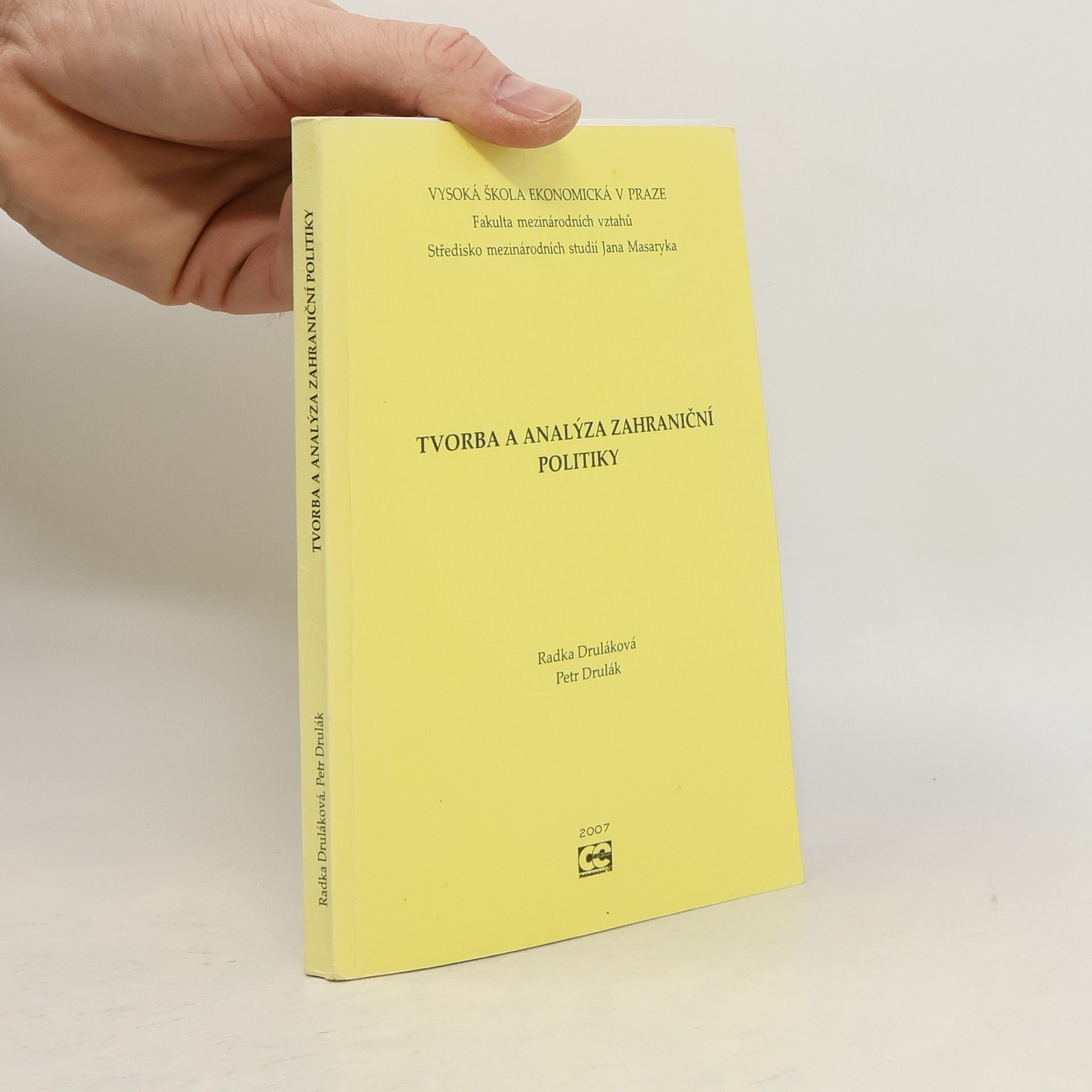 Tvorba a analýza zahraniční politiky