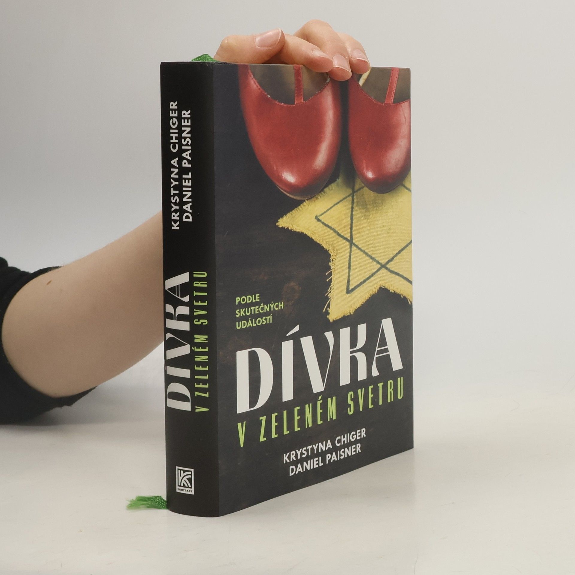 Krystyna Chiger Dívka v zeleném svetru