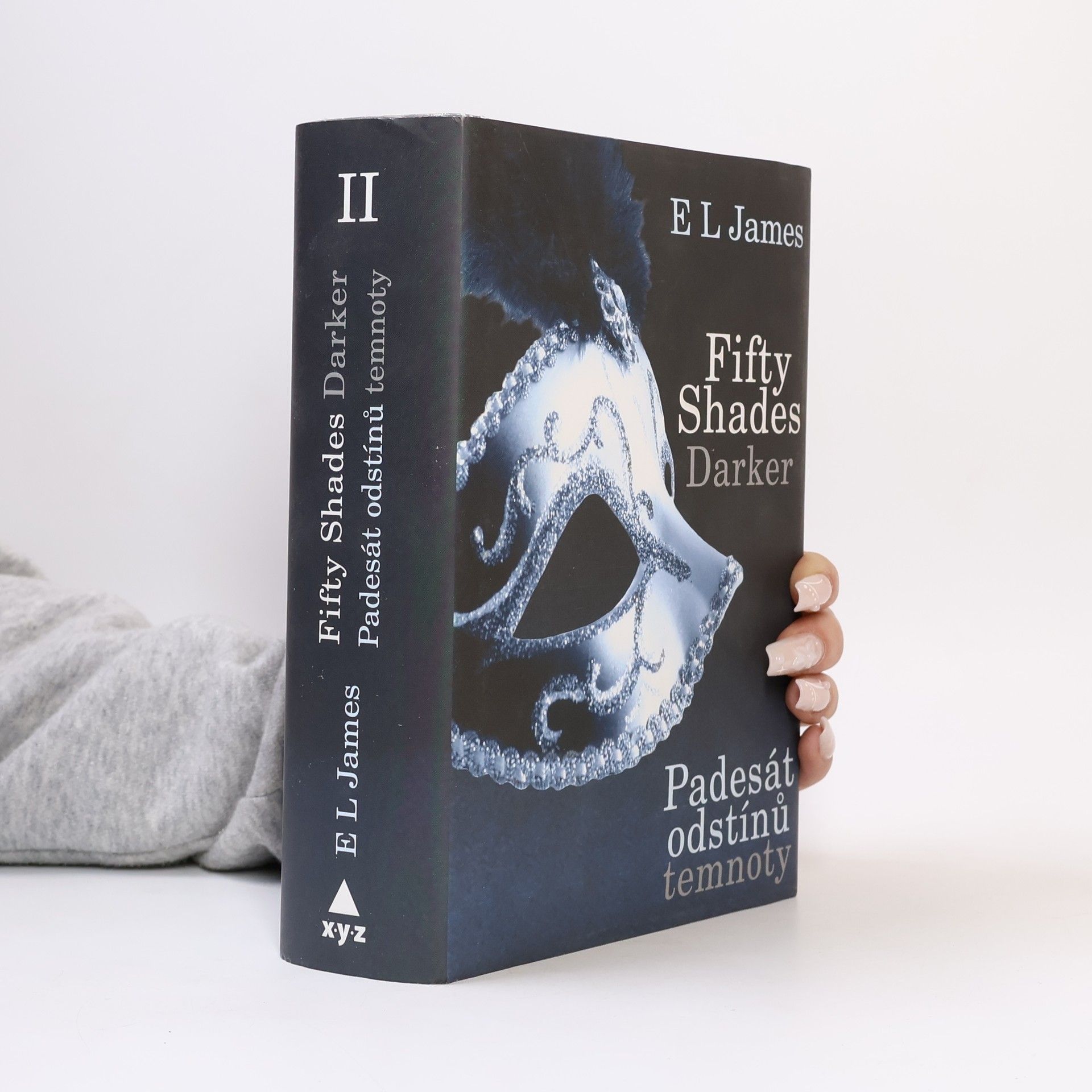 E. L. James Padesát odstínů temnoty