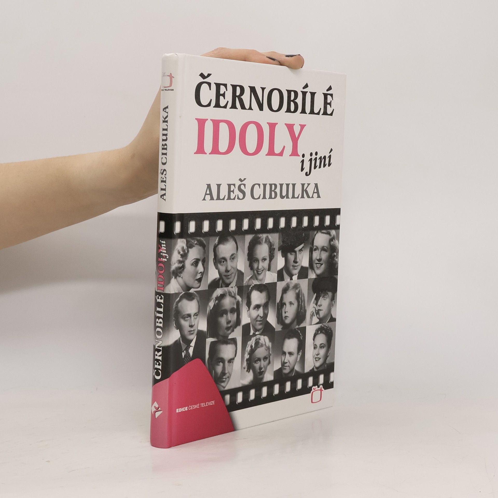 Aleš Cibulka Černobílé idoly i jiní