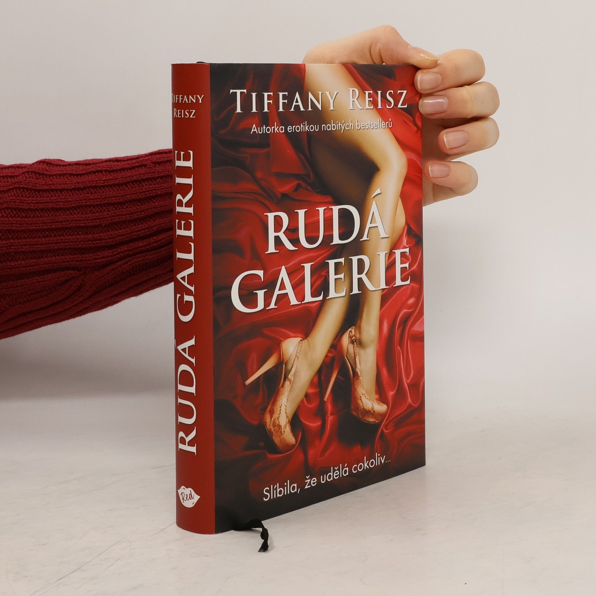 Tiffany Reisz Rudá galerie