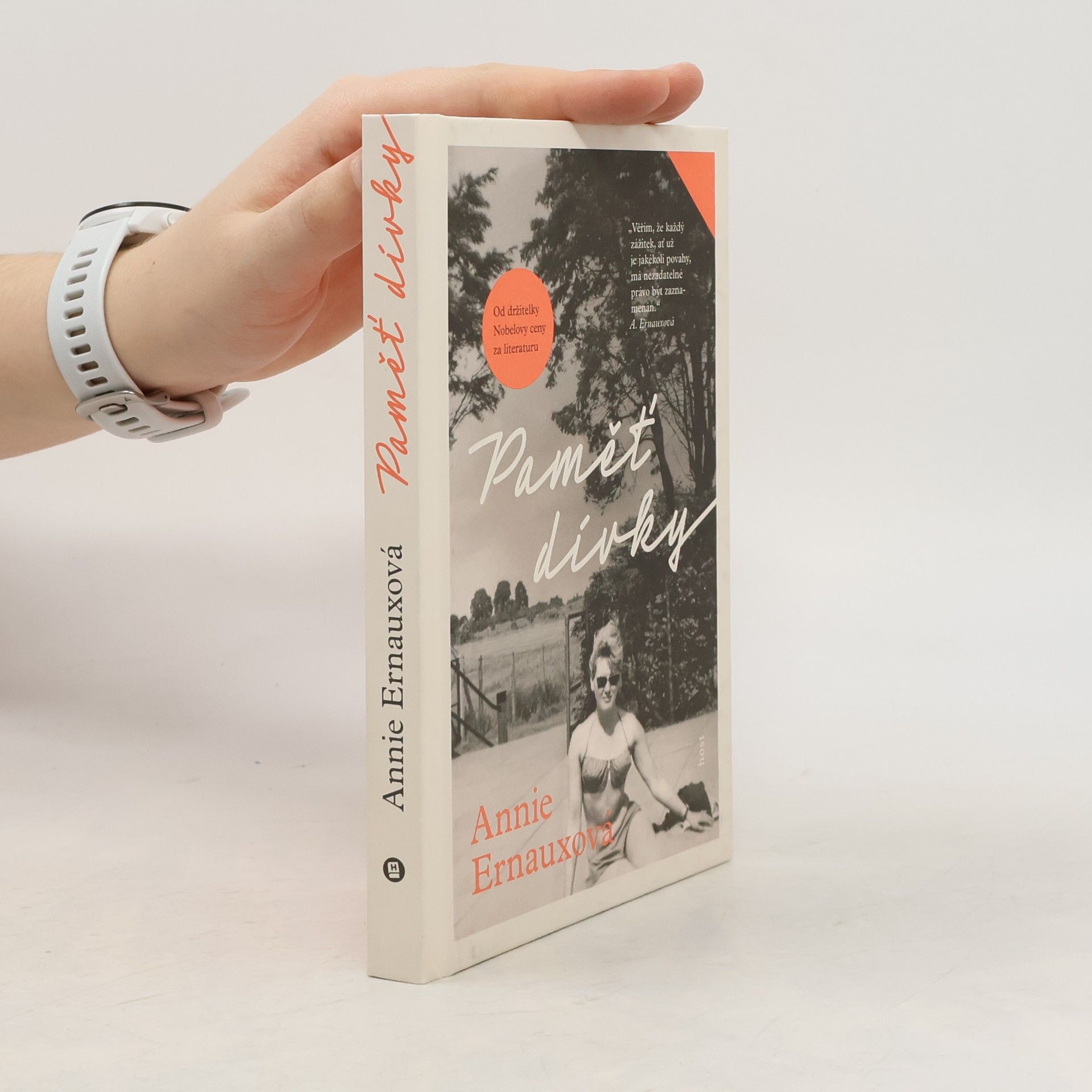 Annie Ernaux Paměť dívky