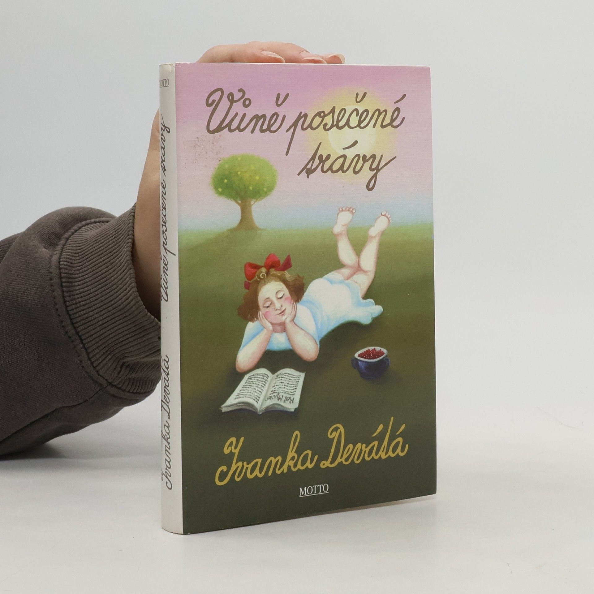 Ivanka Devátá Vůně posečené trávy