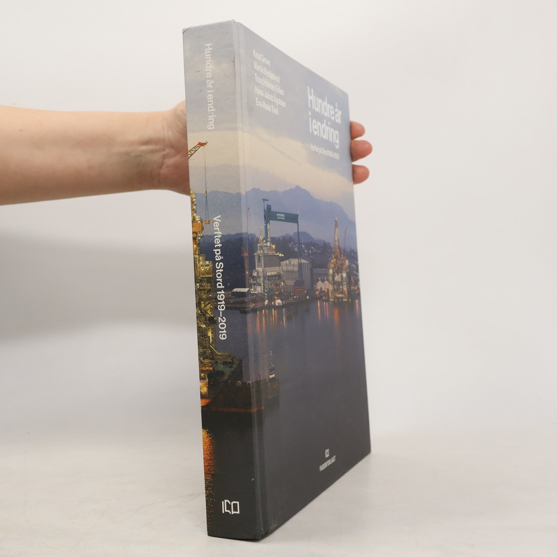 Knut Grove Hundre år i endring