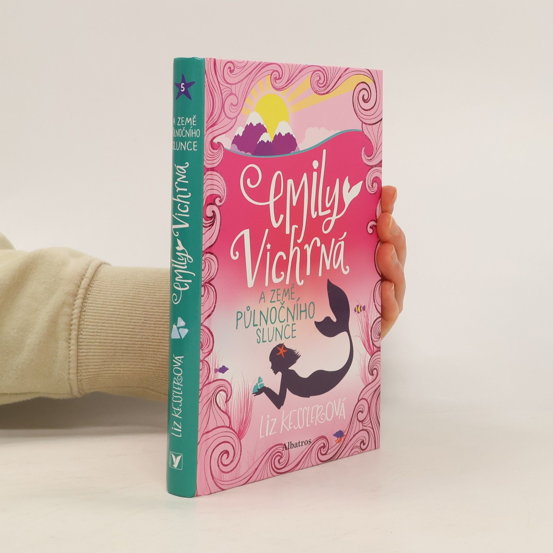 Liz Kessler Emily Vichrná a země půlnočního slunce