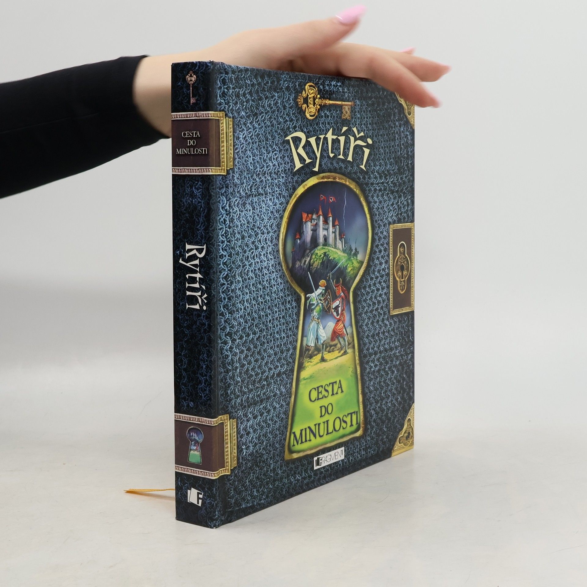 Nicholas Harris Rytíři. Cesta do minulosti.