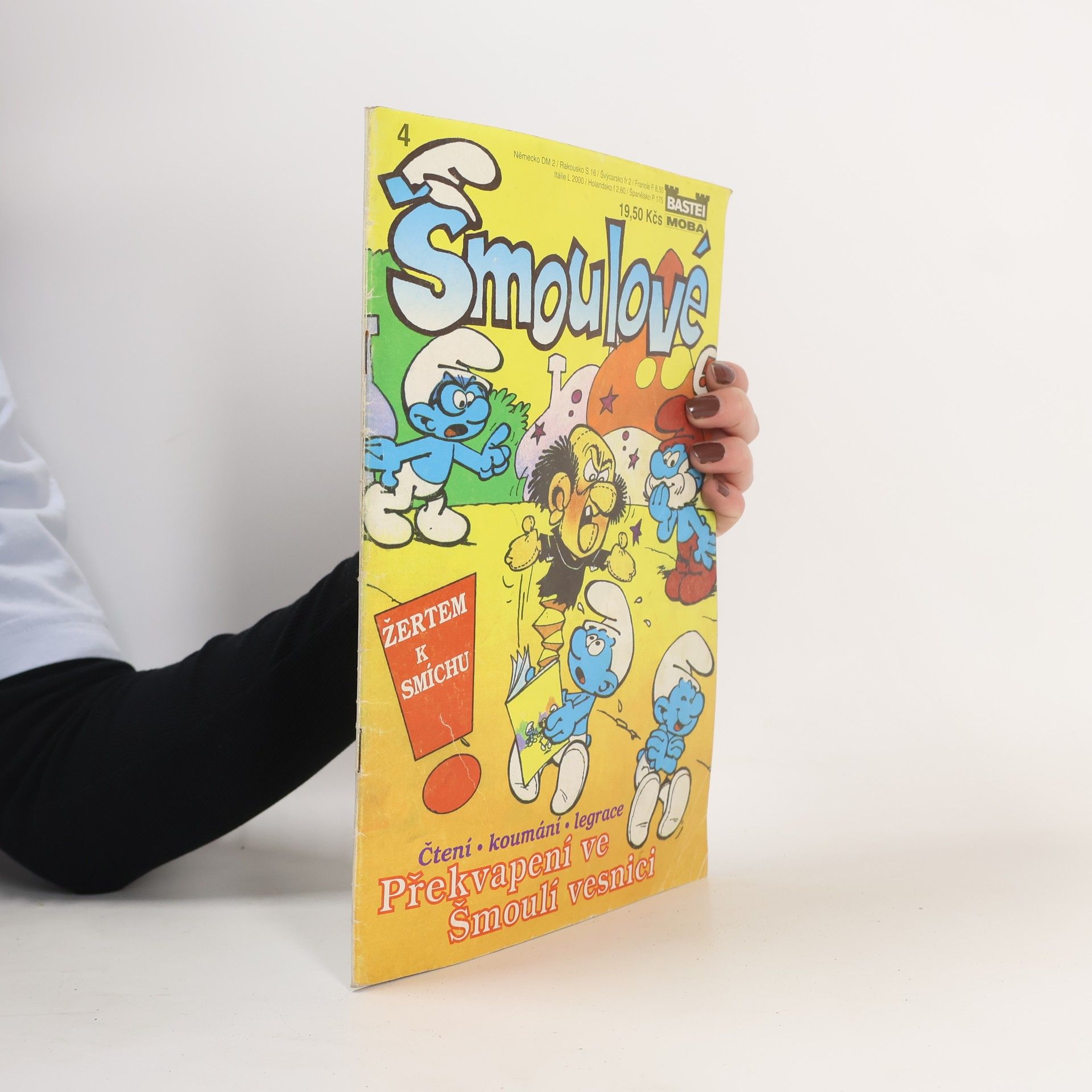 AA.VV. Šmoulové 4. Překvapení ve Šmoulí vesnici