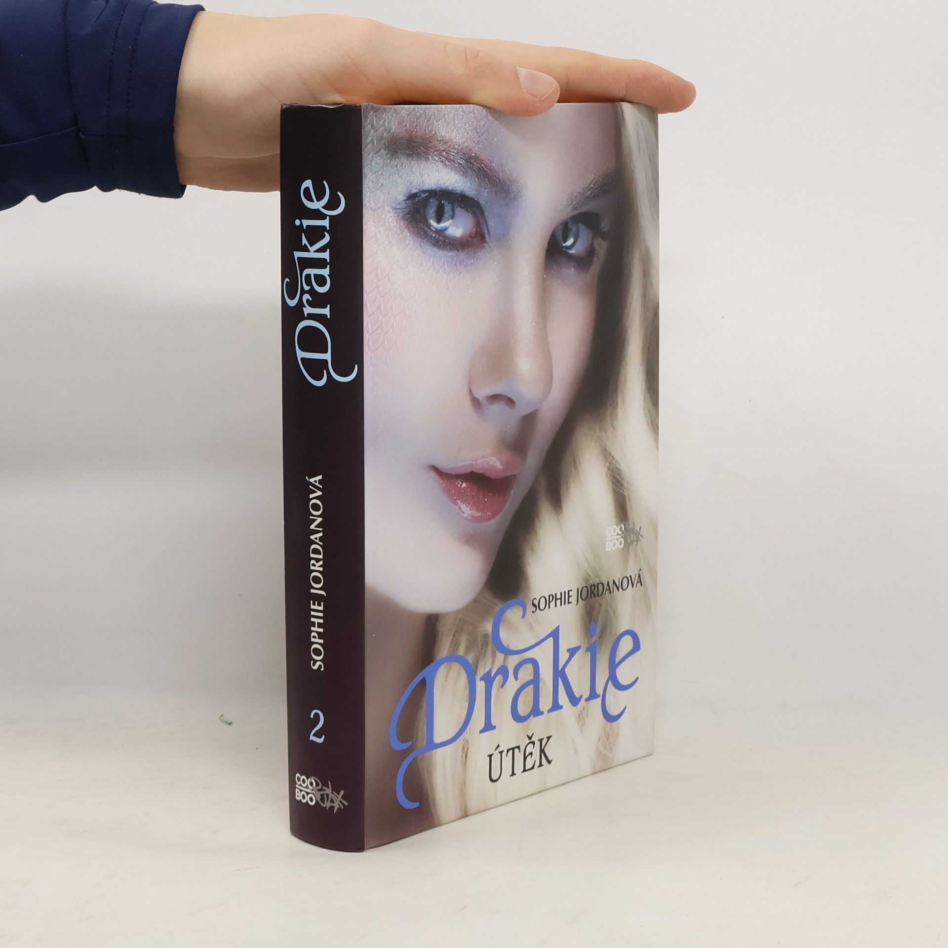 Sophie Jordan Drakie. Útěk