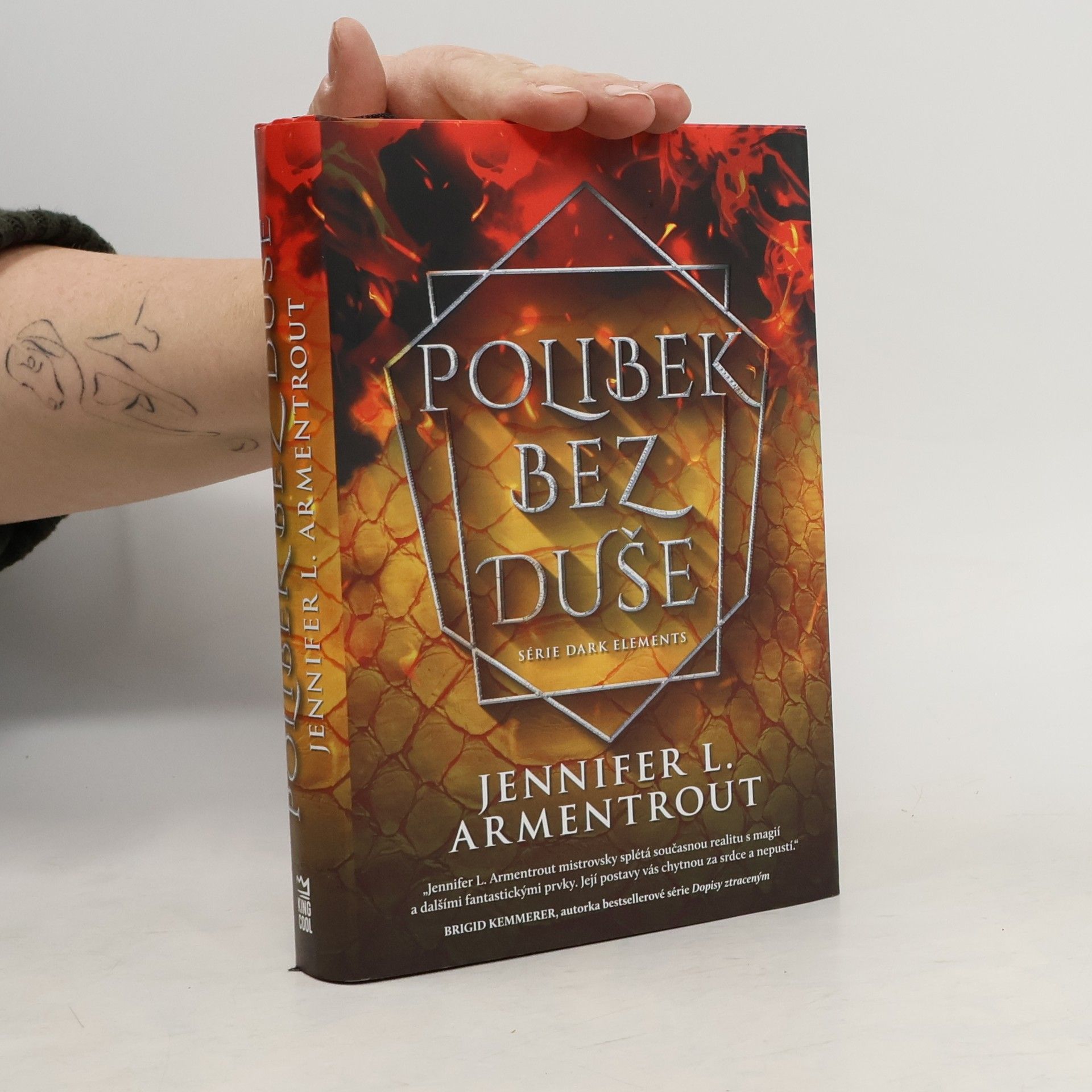 Jennifer L. Armentrout Polibek bez duše