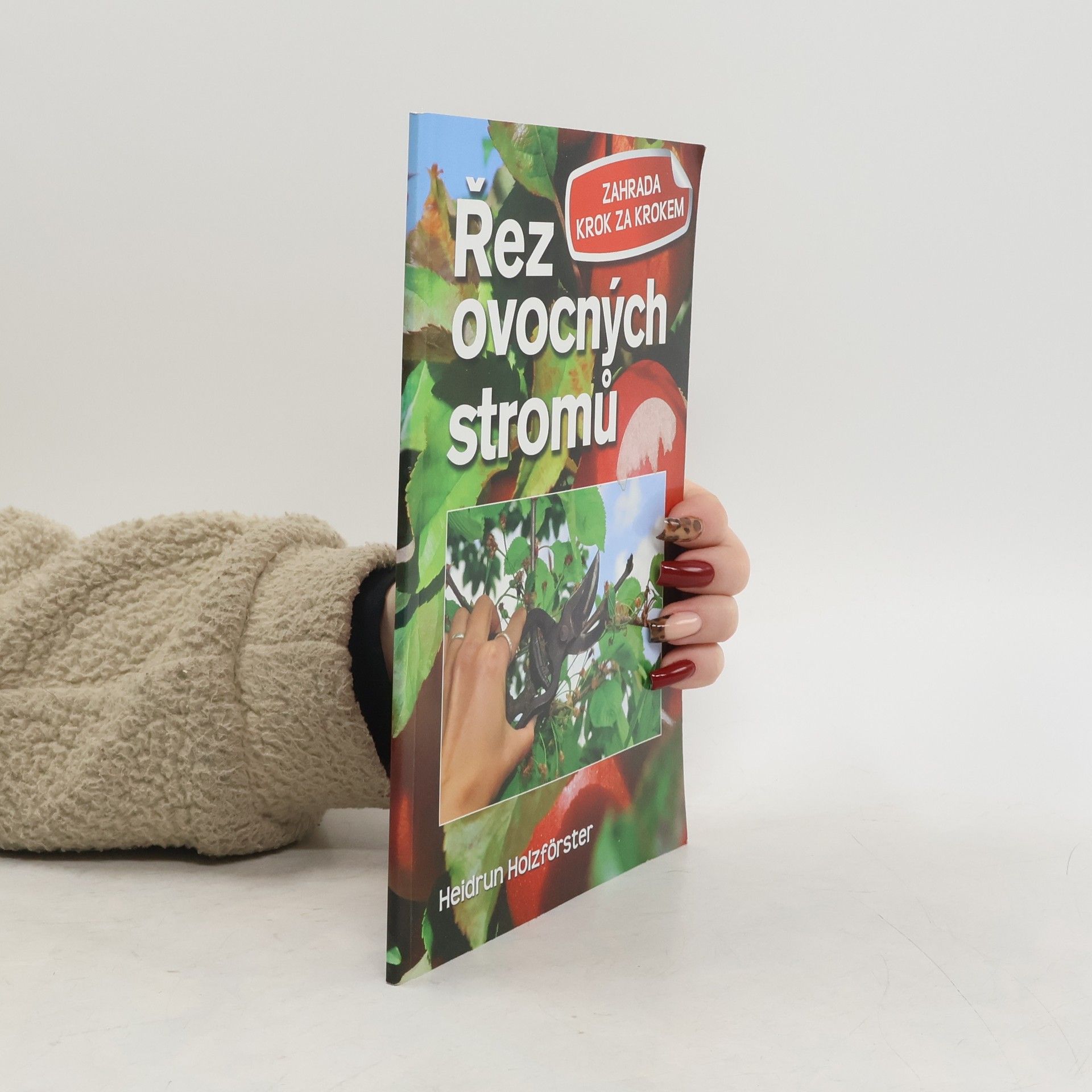 Řez ovocných stromů