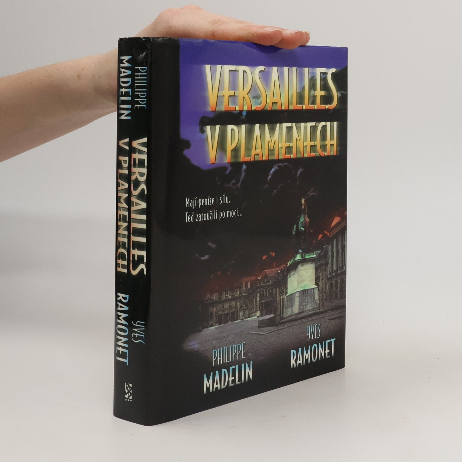 Versailles v plamenech