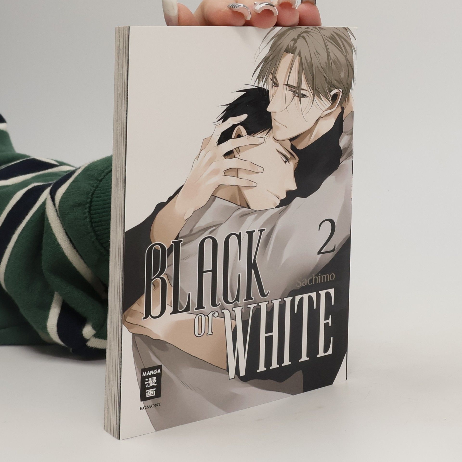 Sachimo Black or White 02