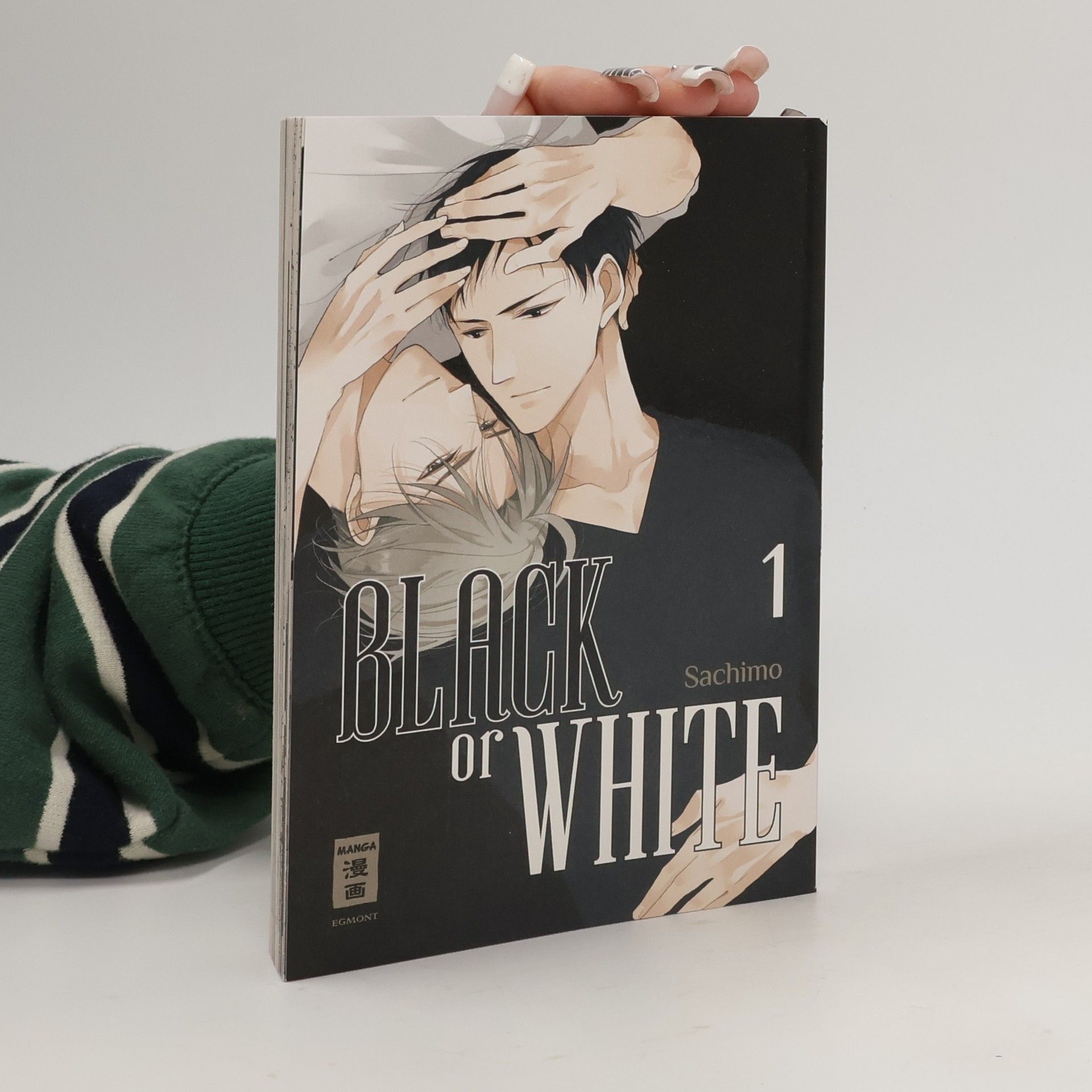 Sachimo Black or White 01