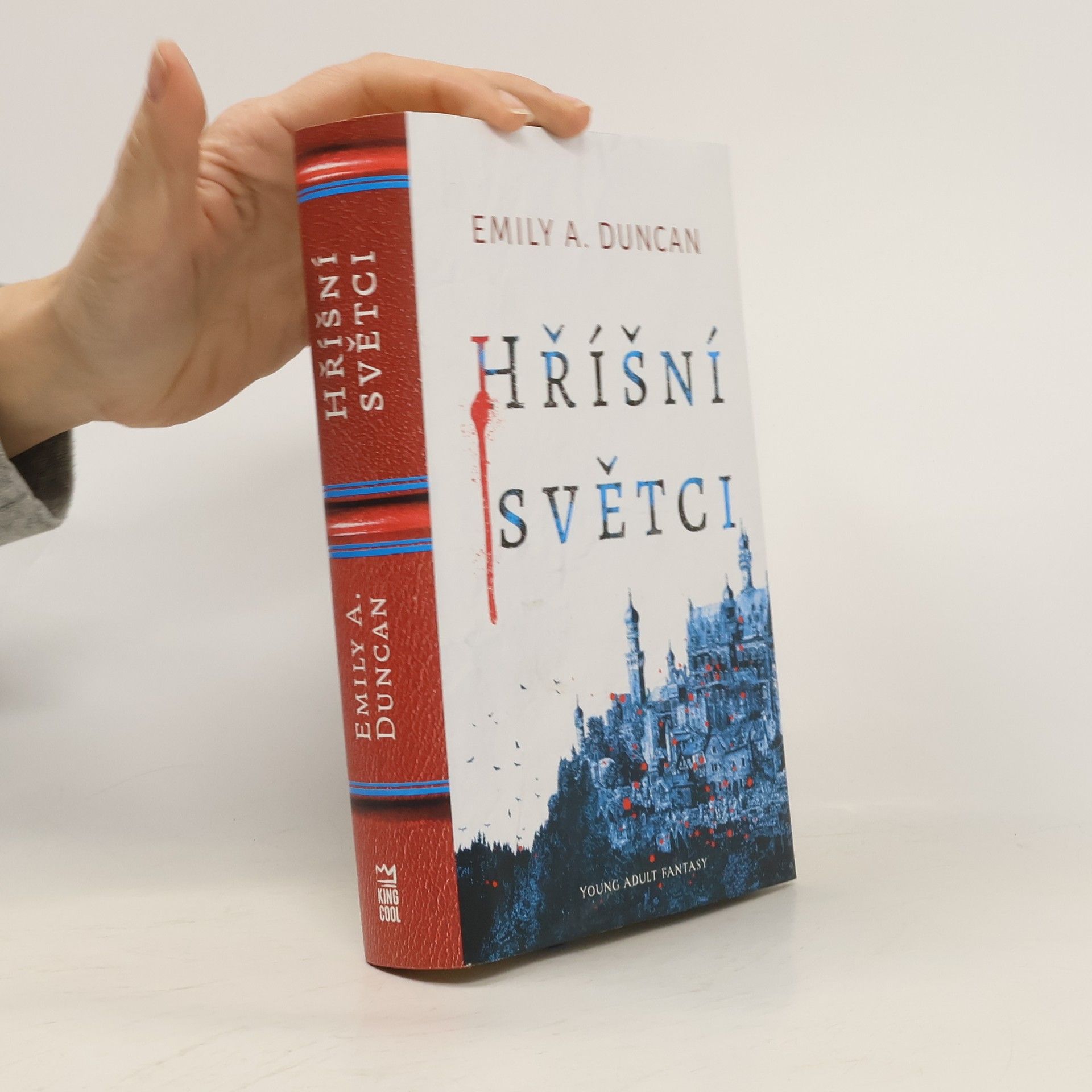 Emily A. Duncan Hříšní světci