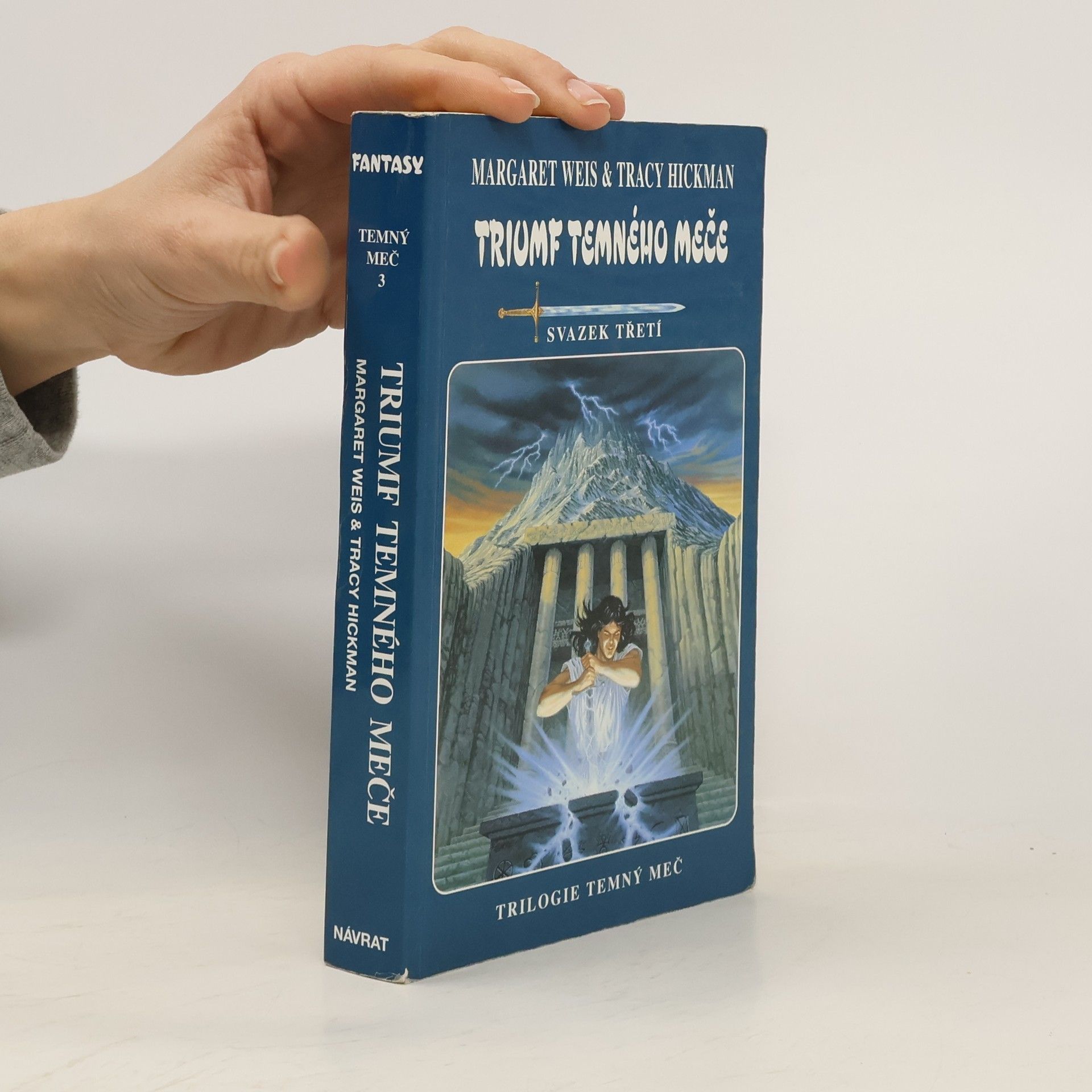 Margaret Weis Temný meč. Svazek 3, Triumf Temného meče