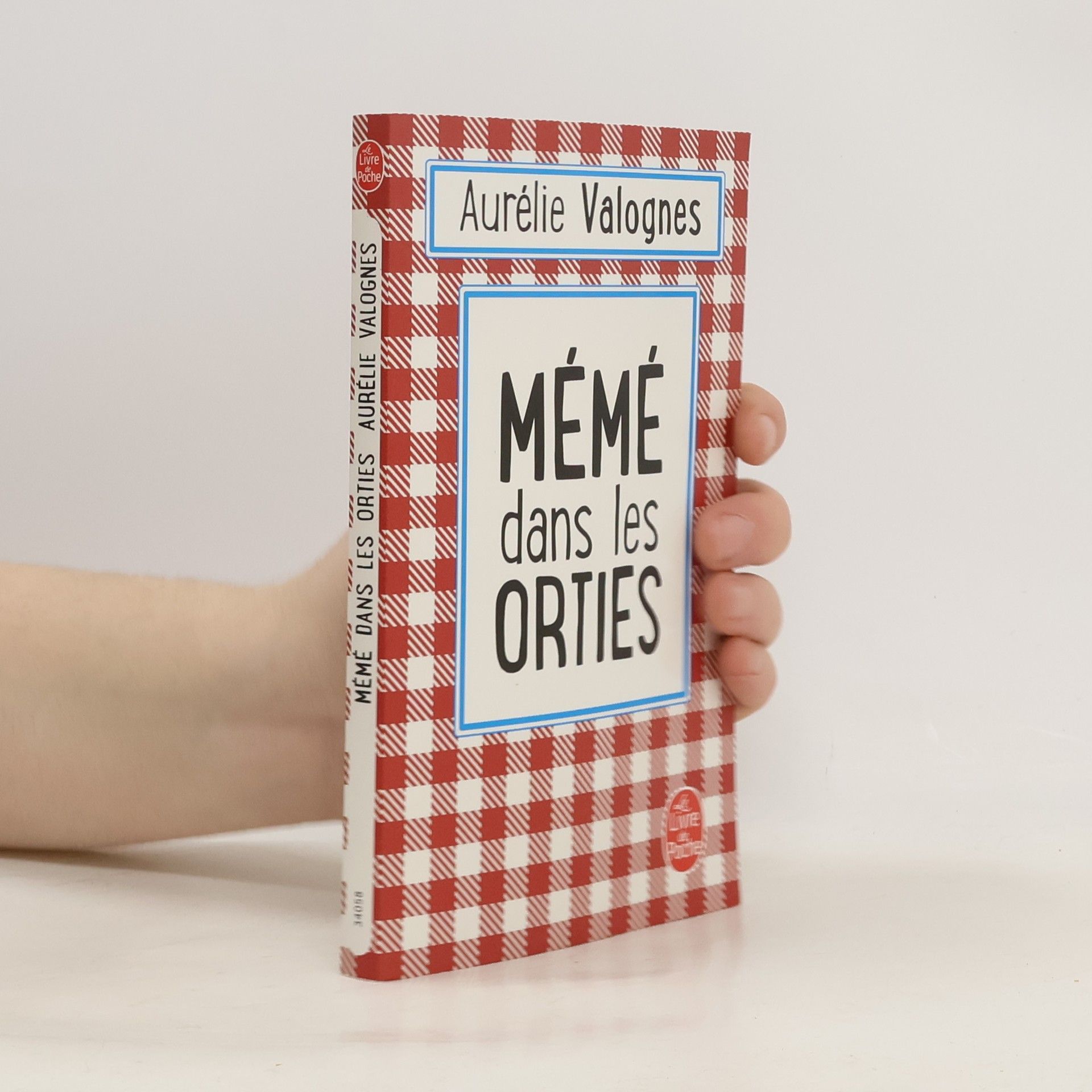 Aurélie Valognes Mémé dans les orties