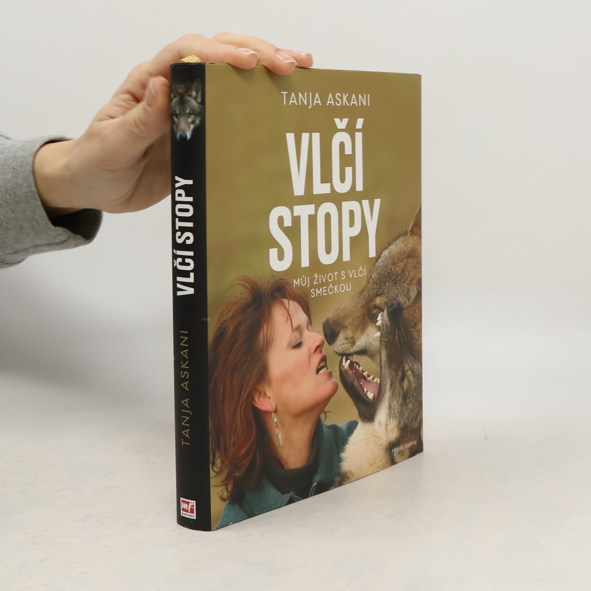 Vlčí stopy: Můj život s vlčí smečkou