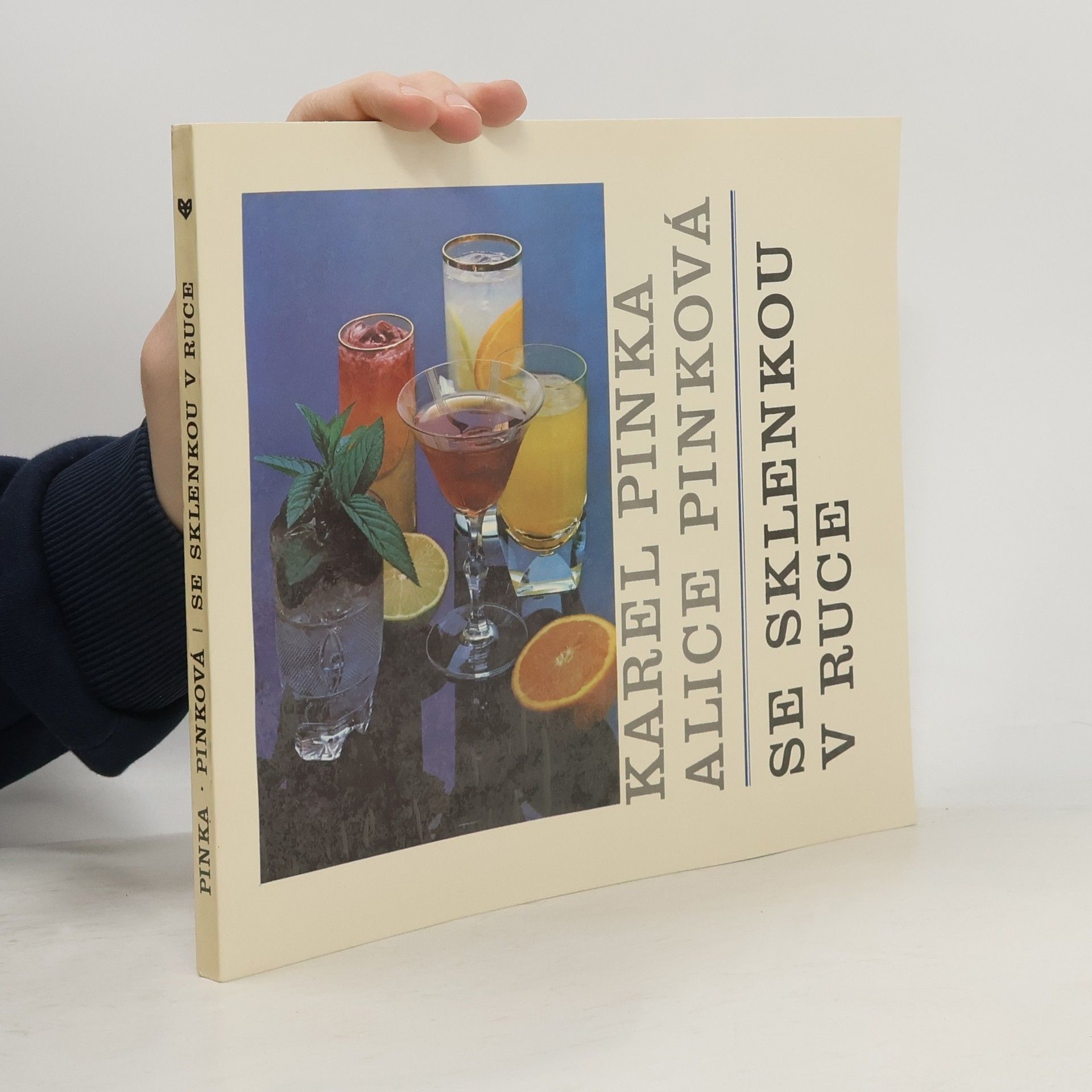 Karel Pinka Se sklenkou v ruce