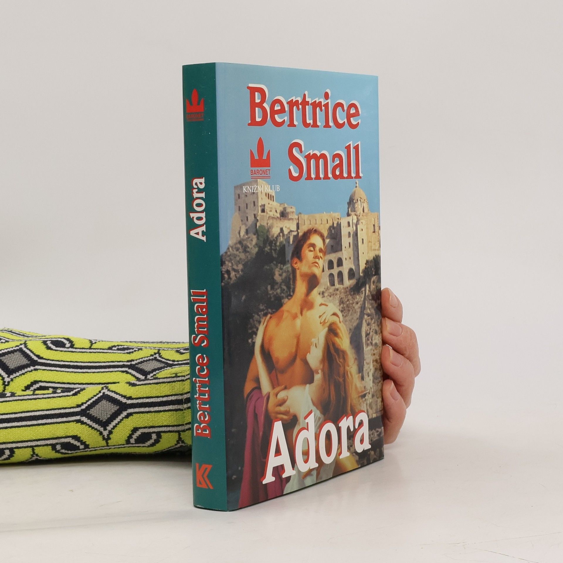 Bertrice Small Adora