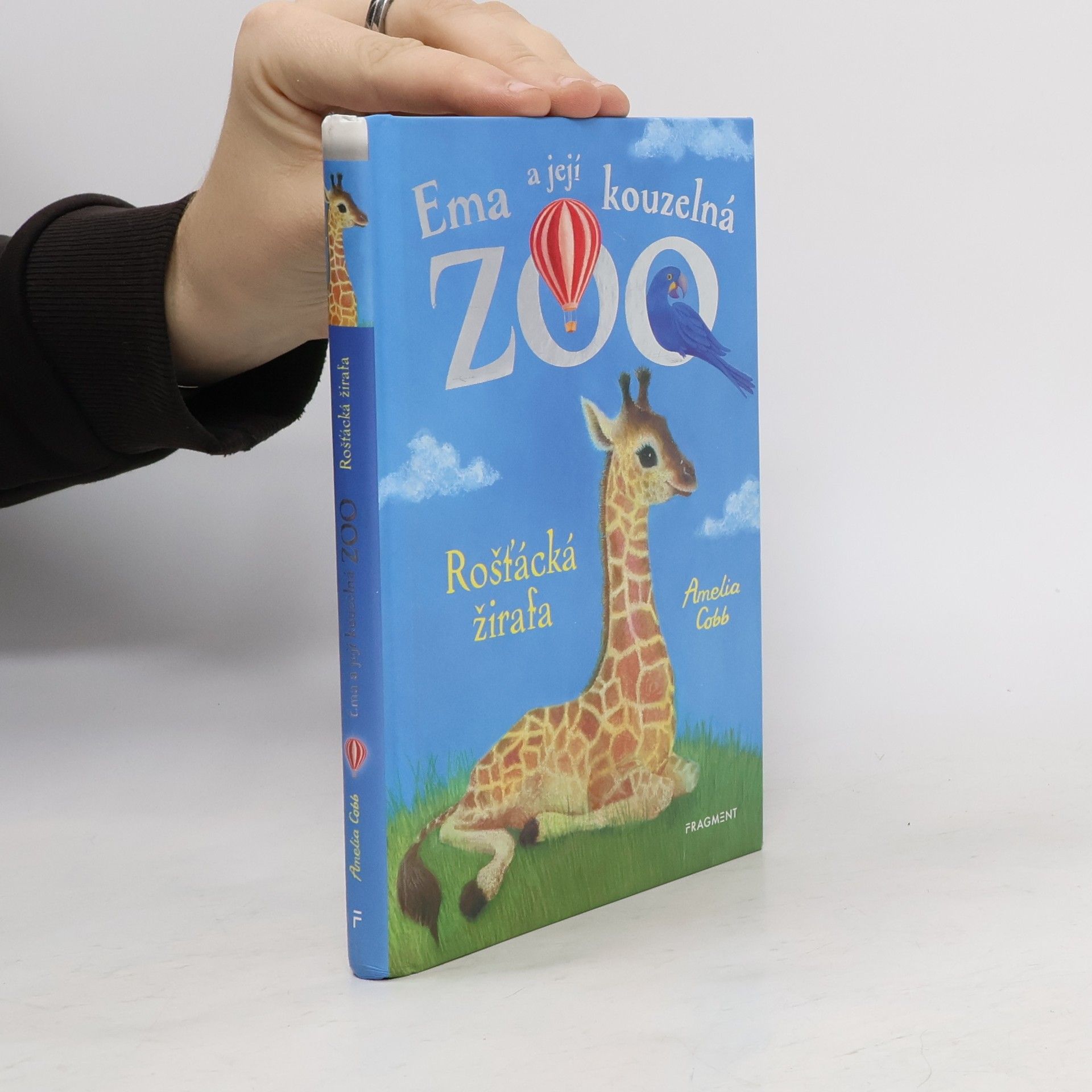 Cobb, Amelia Ema a její kouzelná zoo. Rošťácká žirafa