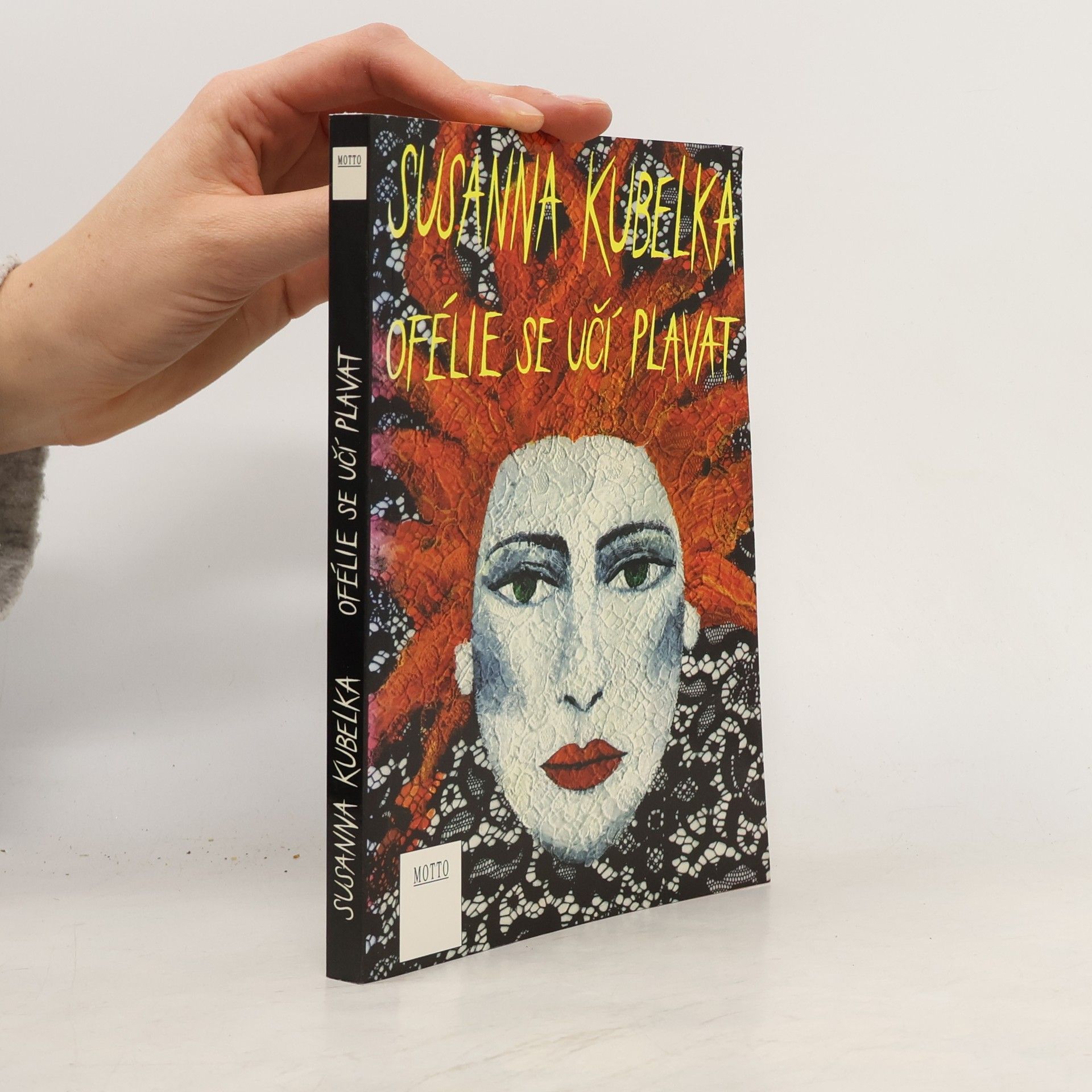 Susanna Kubelka Ofélie se učí plavat