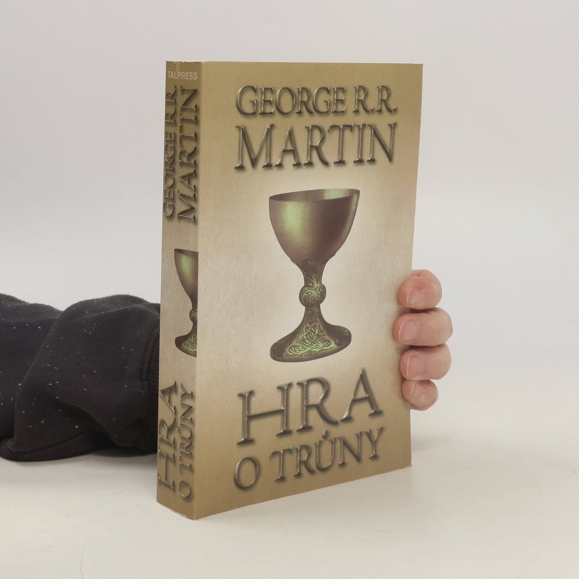 George R. R. Martin Hra o trůny. Část první
