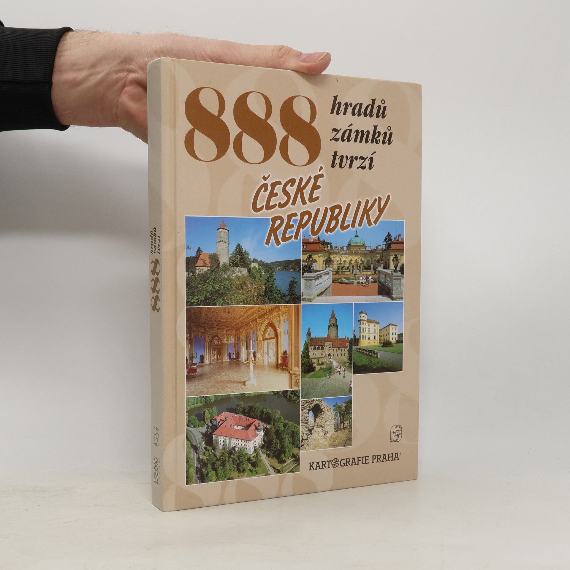 Petr David 888 hradů, zámků, tvrzí České republiky