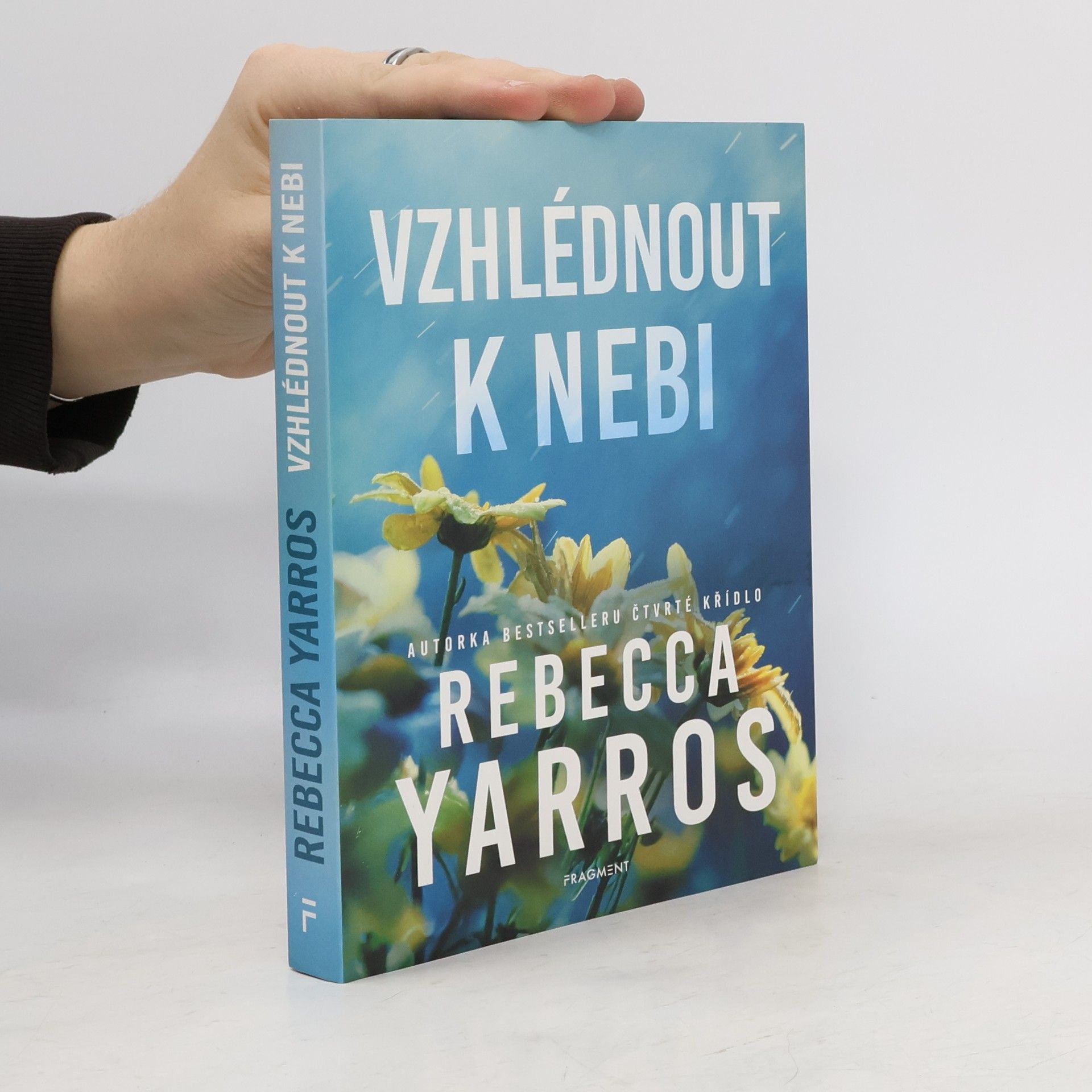 Rebecca Yarros Vzhlédnout k nebi
