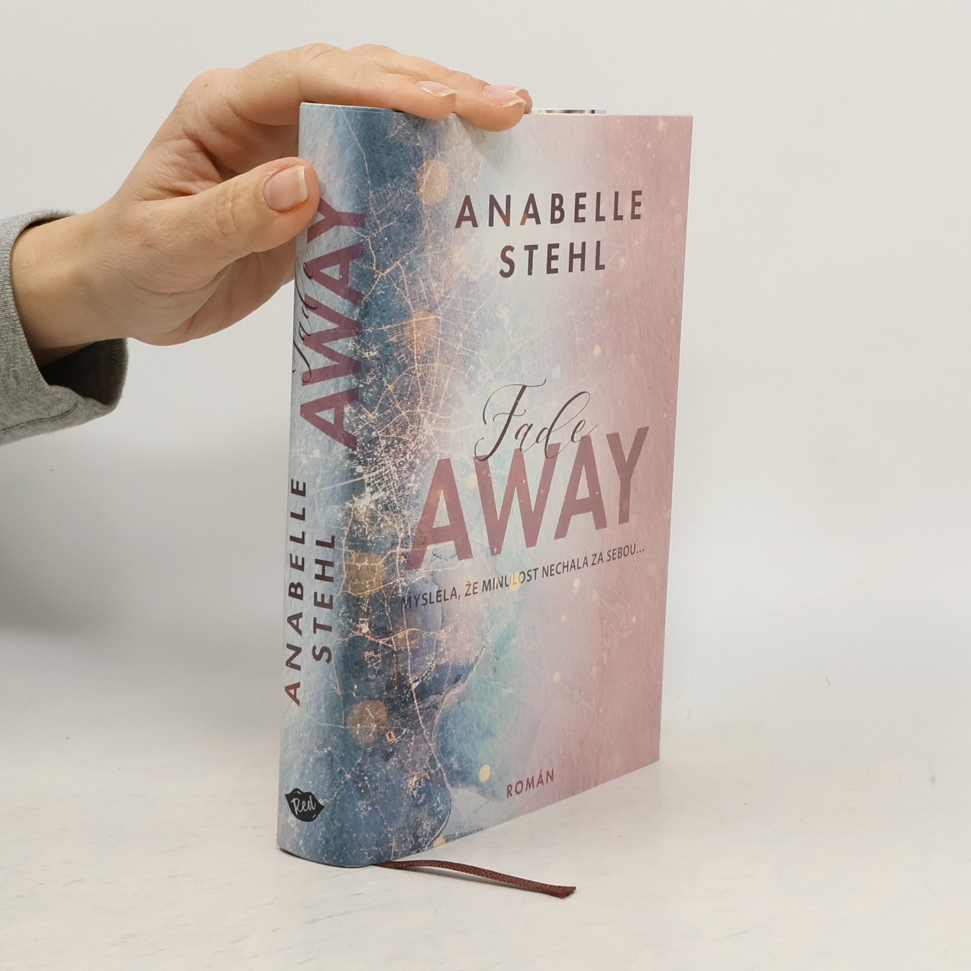 Anabelle Stehl FadeAway: doufá, že minulost nechala za sebou...