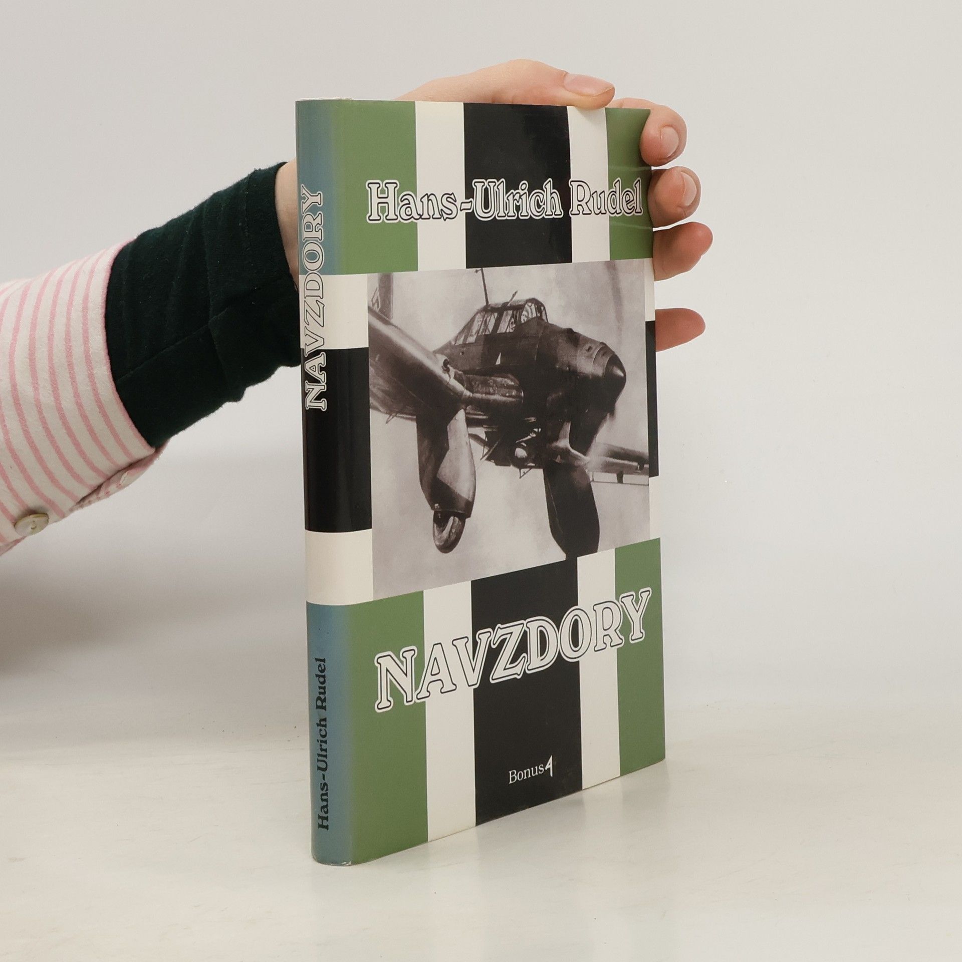 Hans Ulrich Rudel Navzdory