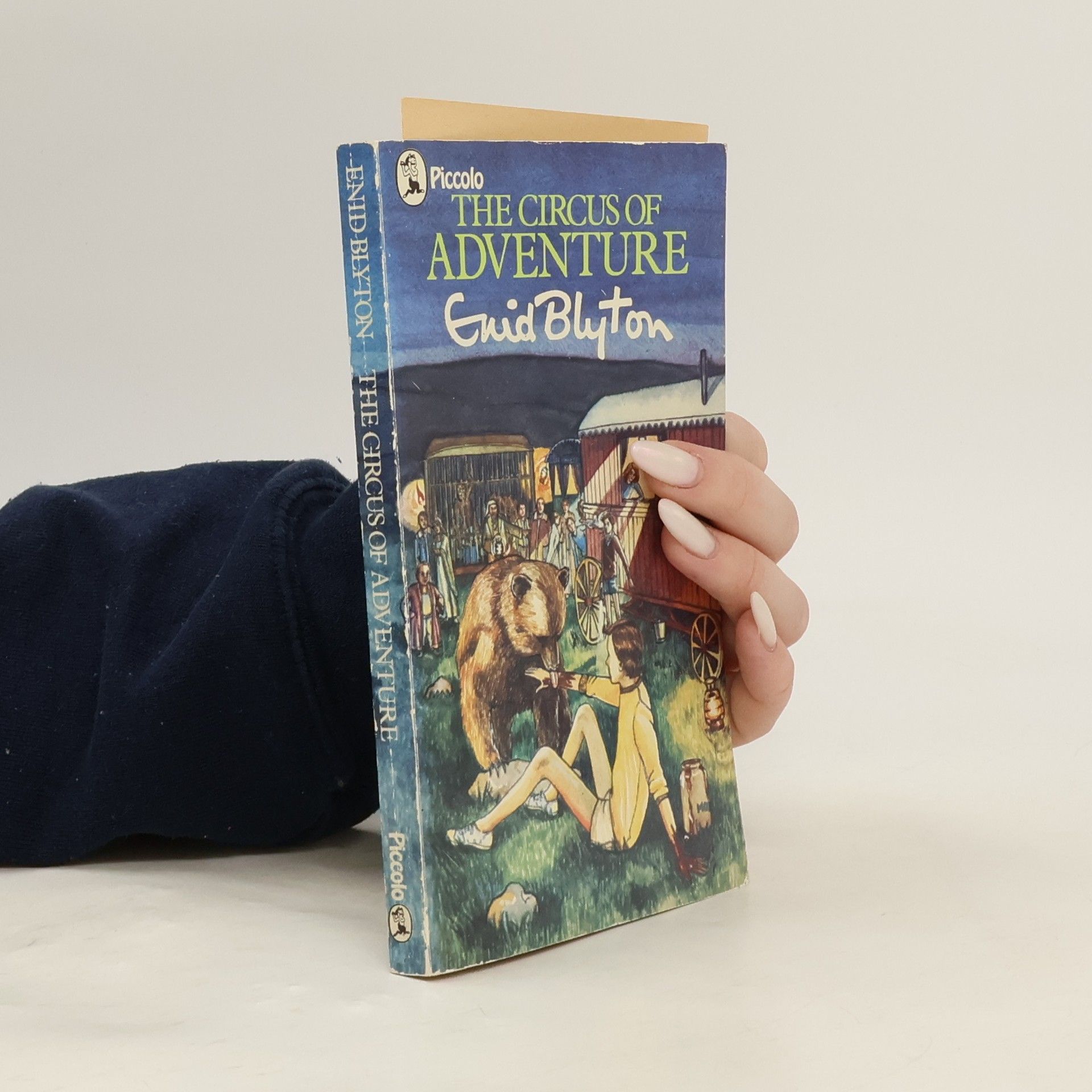 Enid Blyton The Circus of Adventure