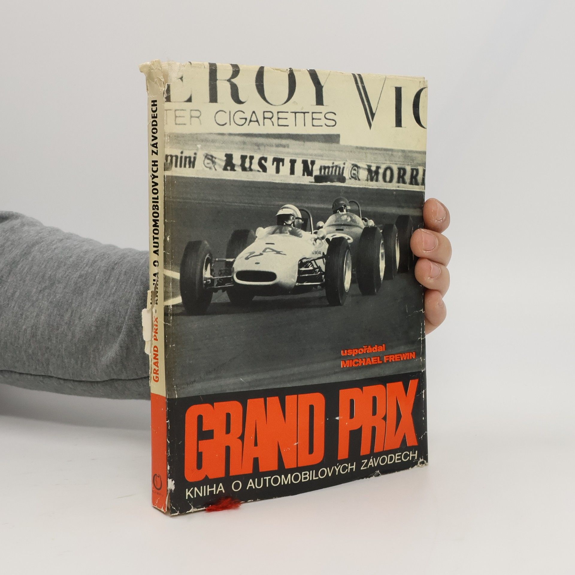 Michael Frewin Grand Prix. Kniha o automobilových závodech