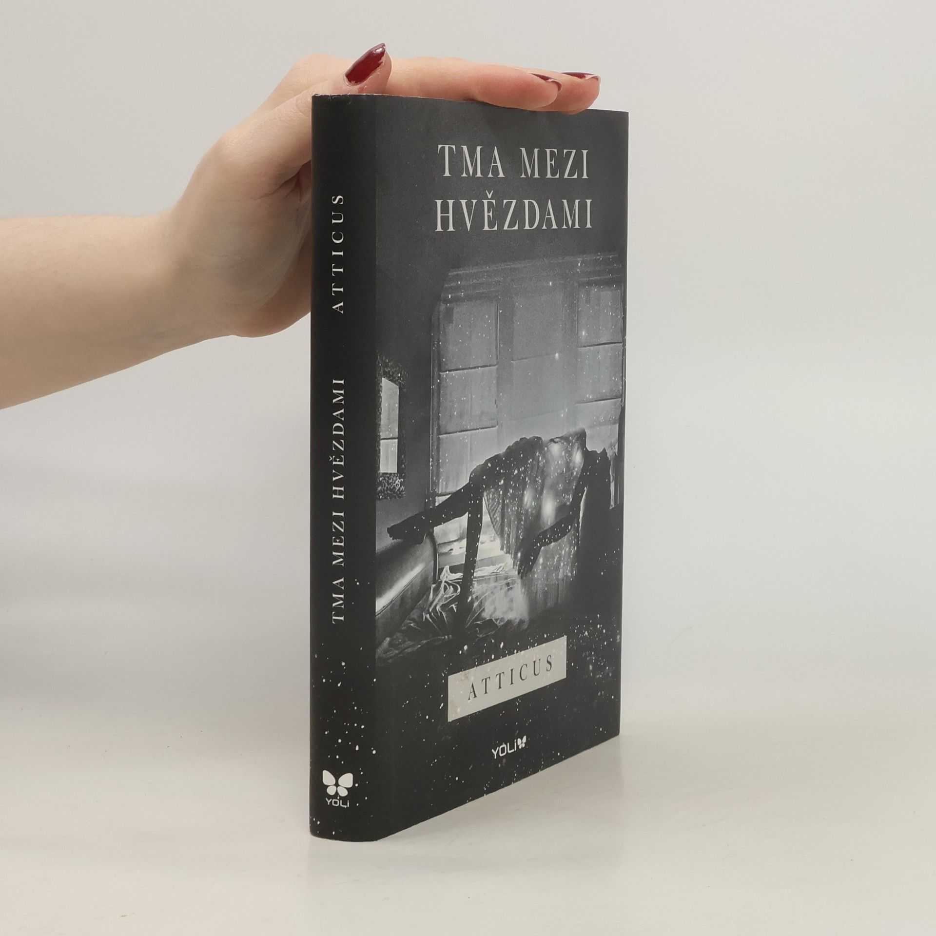 Atticus Tma mezi hvězdami