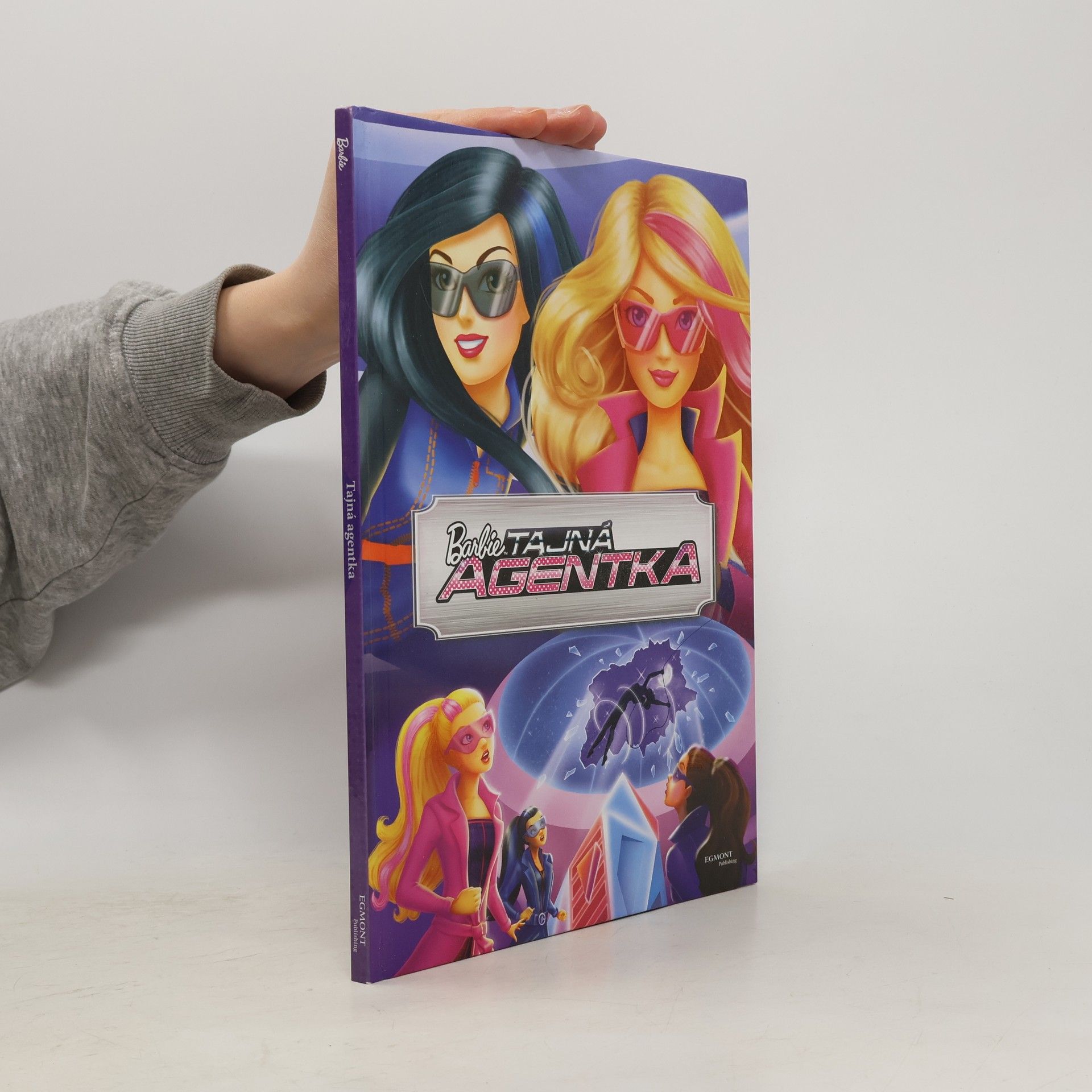 kolektiv Barbie, tajná agentka