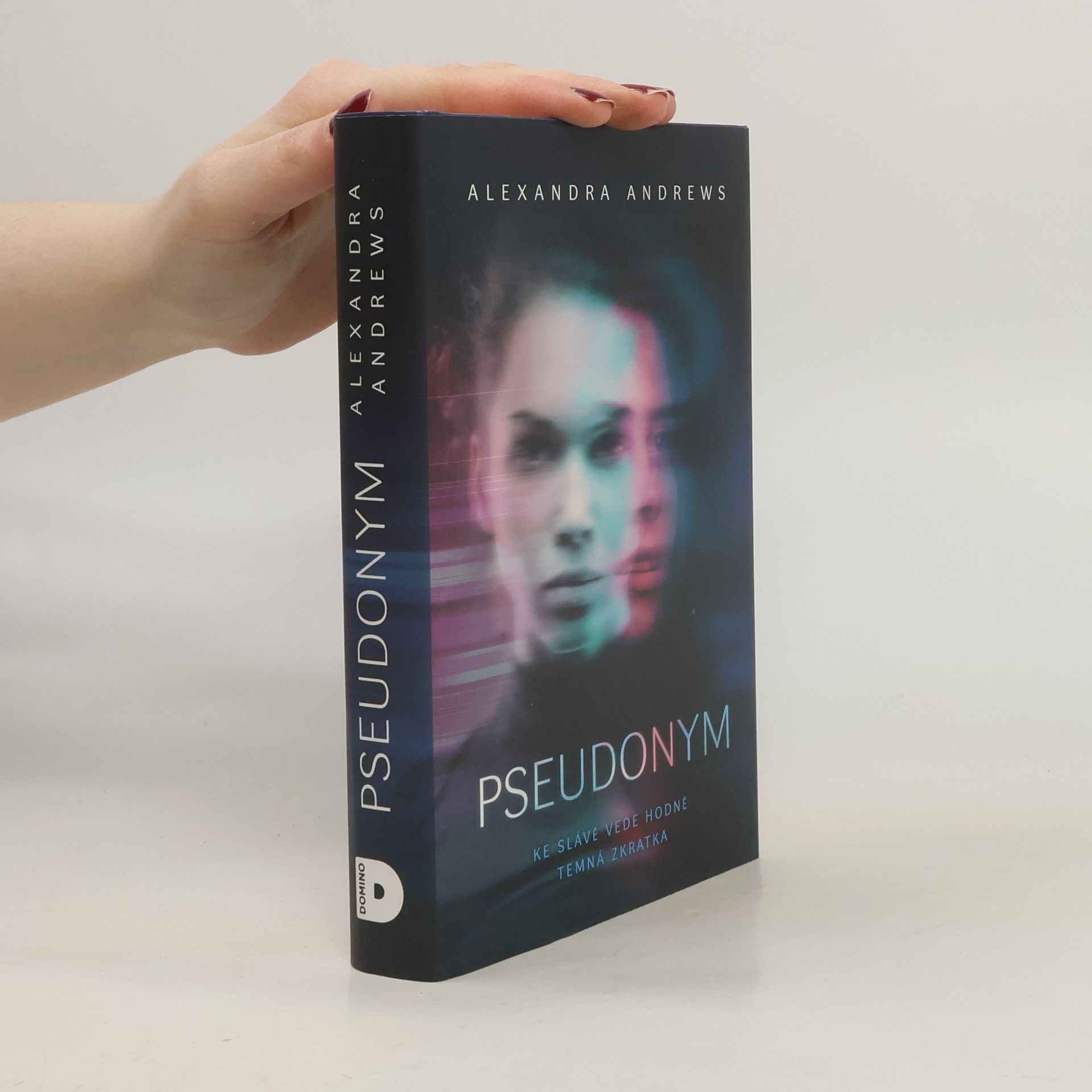 Alexandra Andrews Pseudonym