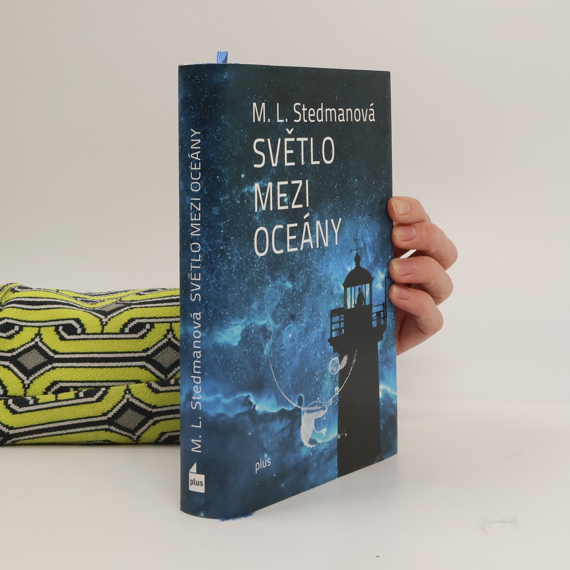 M. L. Stedman Světlo mezi oceány