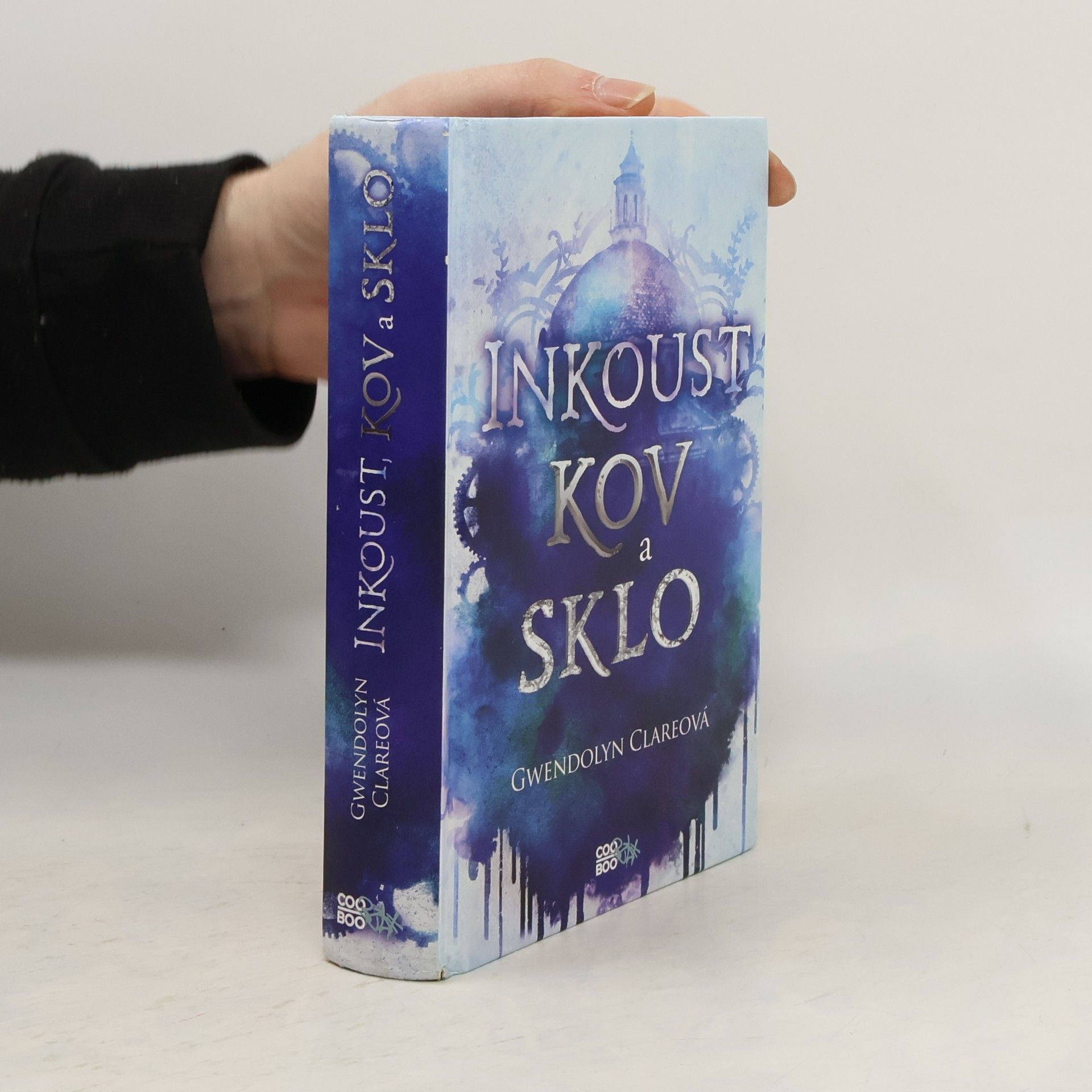 Gwendolyn Clare Inkoust, kov a sklo