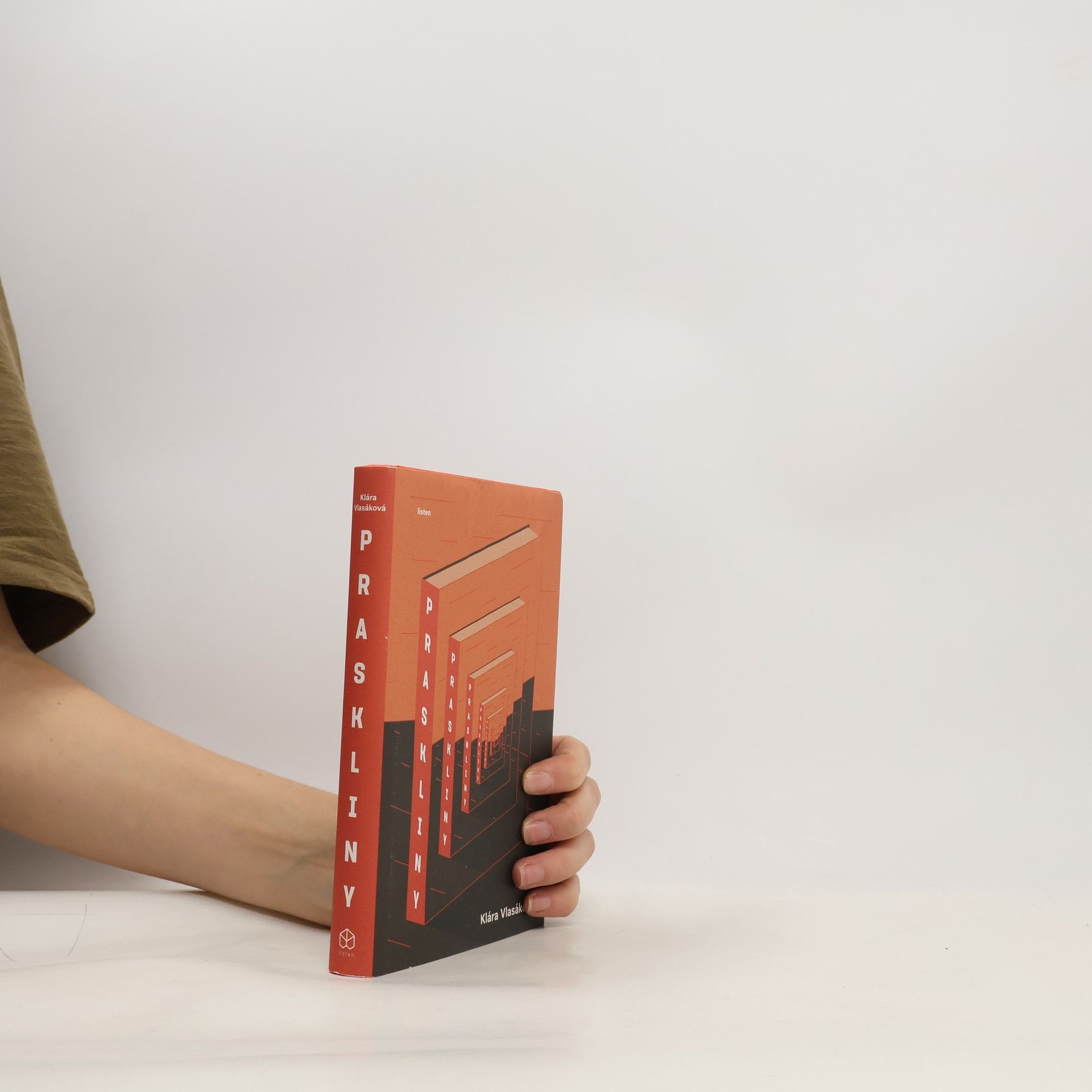 Klára Vlasáková Praskliny