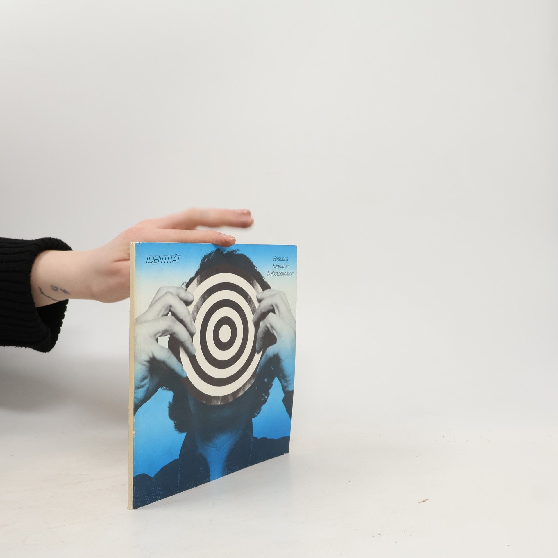 Identität. Versuche bildhafter Selbstdefinition