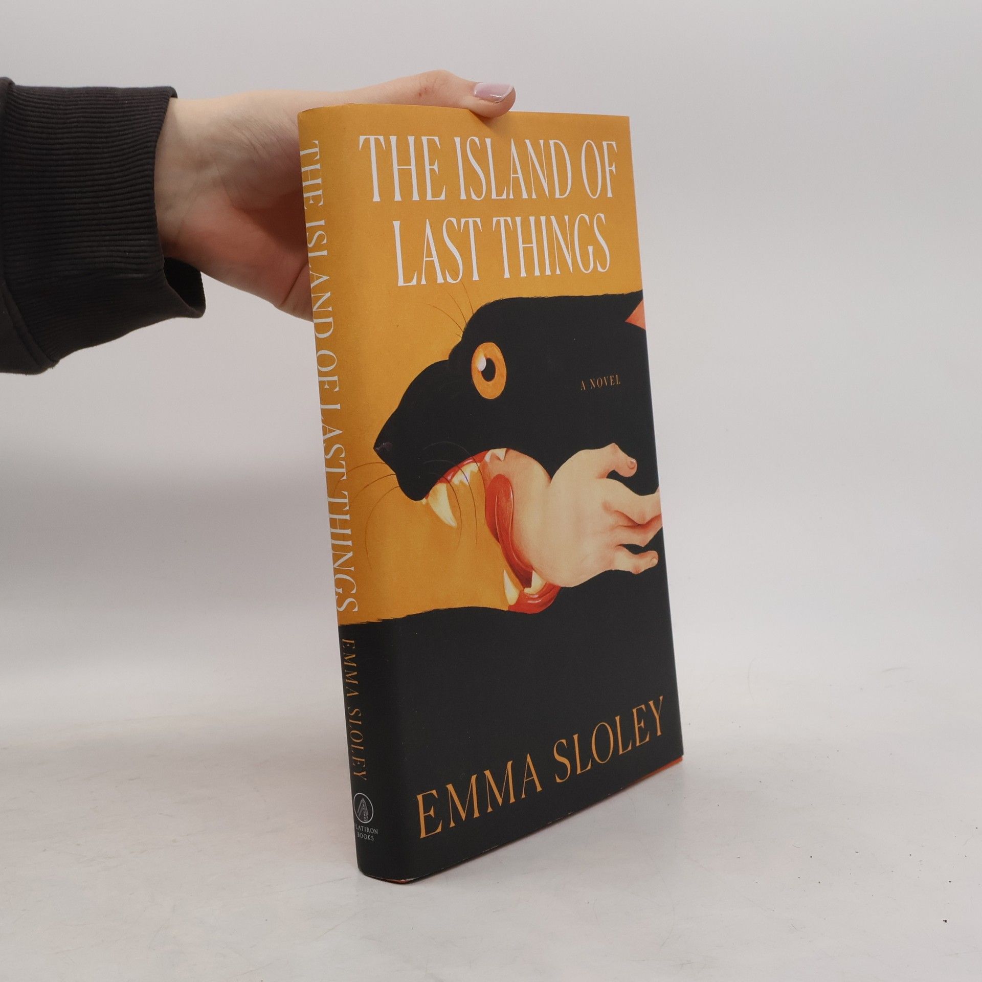 Emma Sloley The Island of Last Things