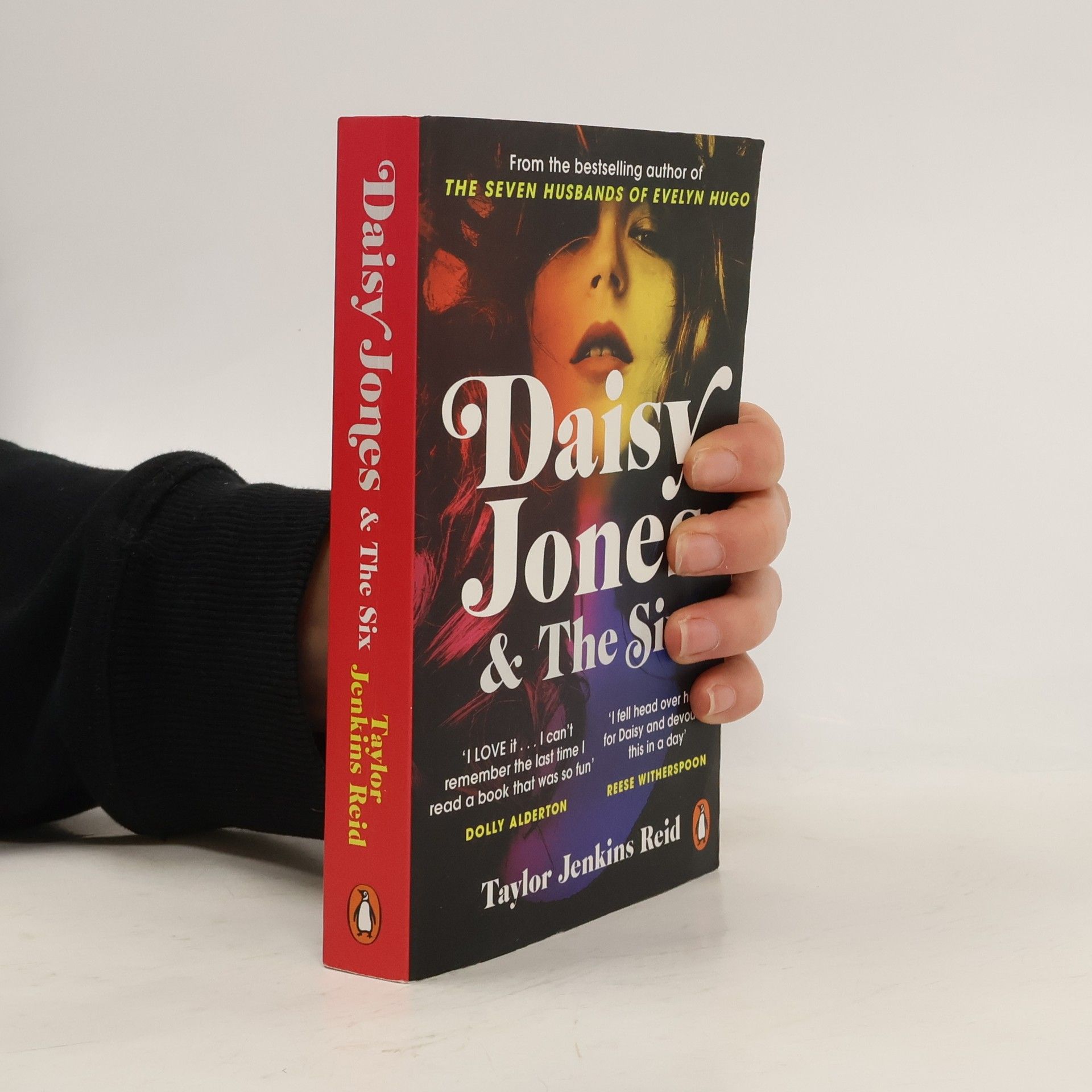 Taylor Jenkins Reid Daisy Jones & The Six
