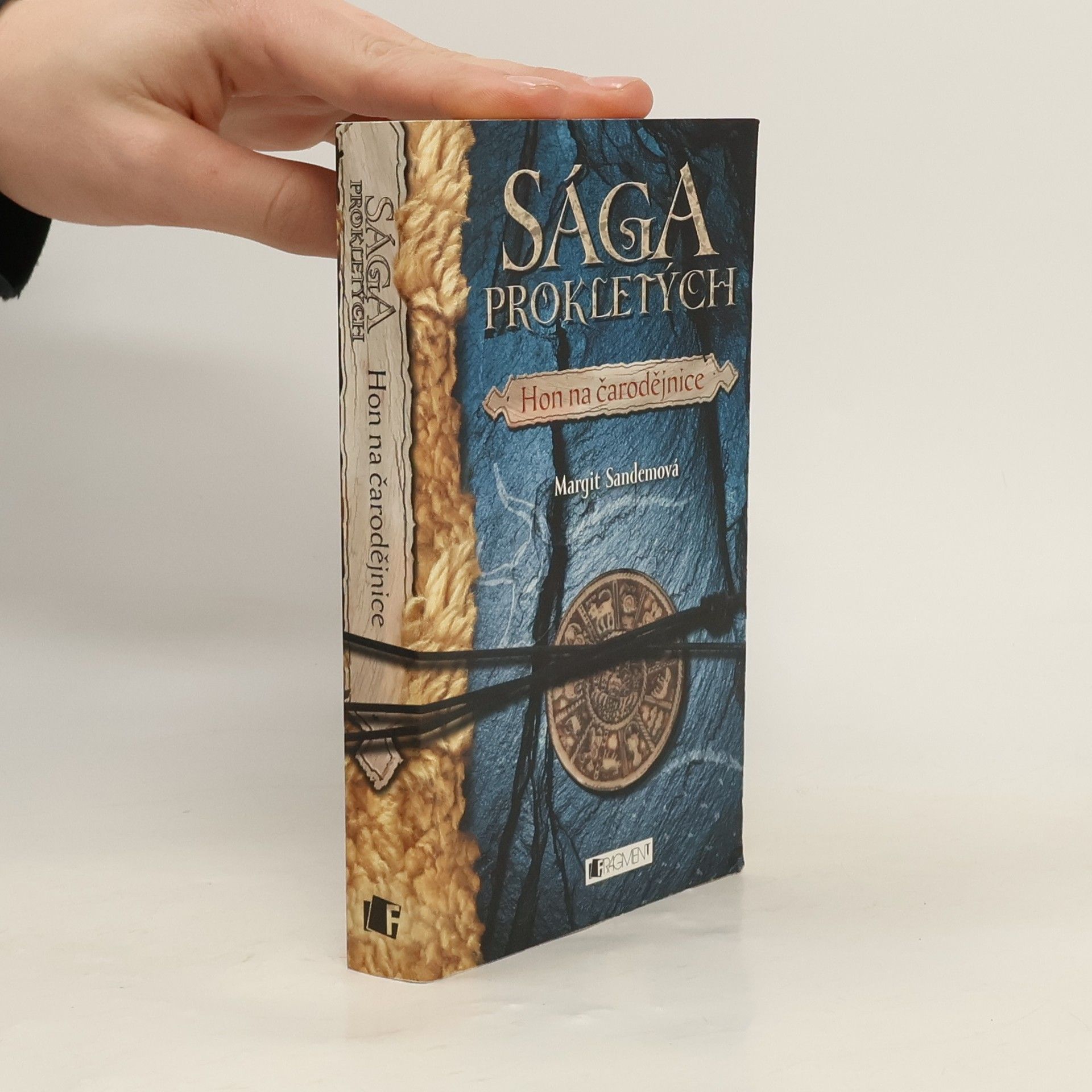 Margit Sandemo Sága prokletých 2. Hon na čarodějnice