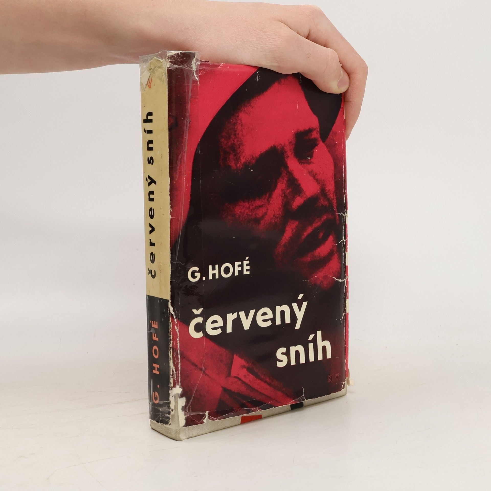 G. Hofé Červený sníh